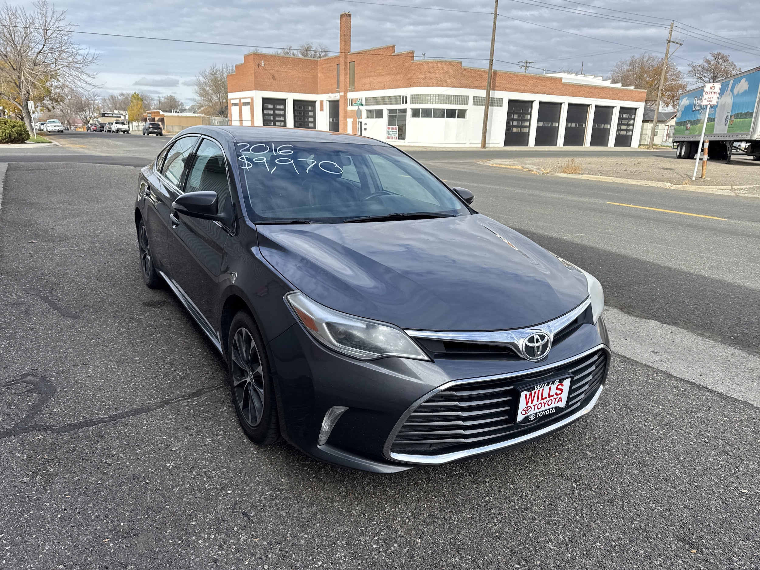 2016 Toyota Avalon XLE's photo
