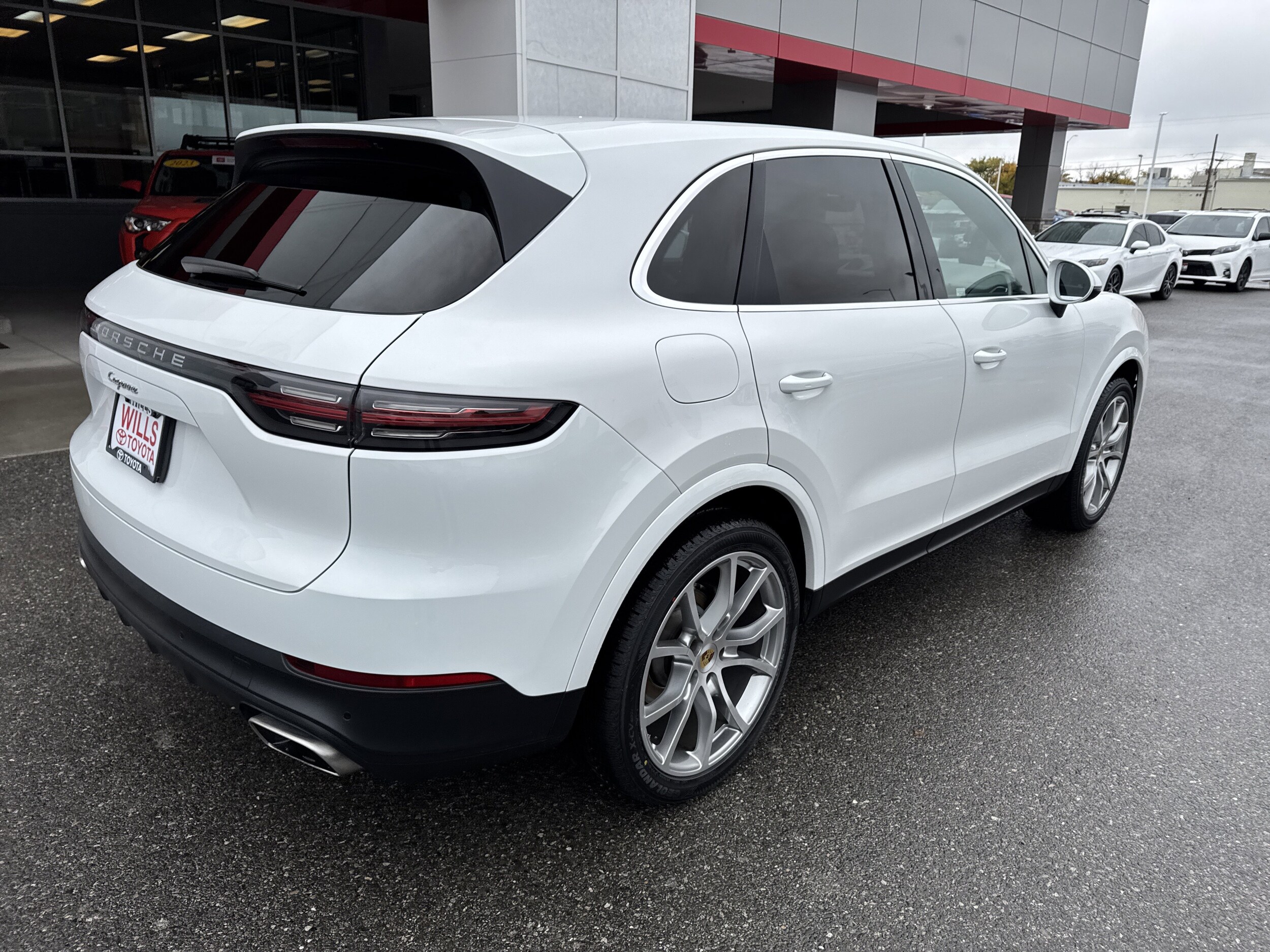 2021 Porsche Cayenne Base photo 4