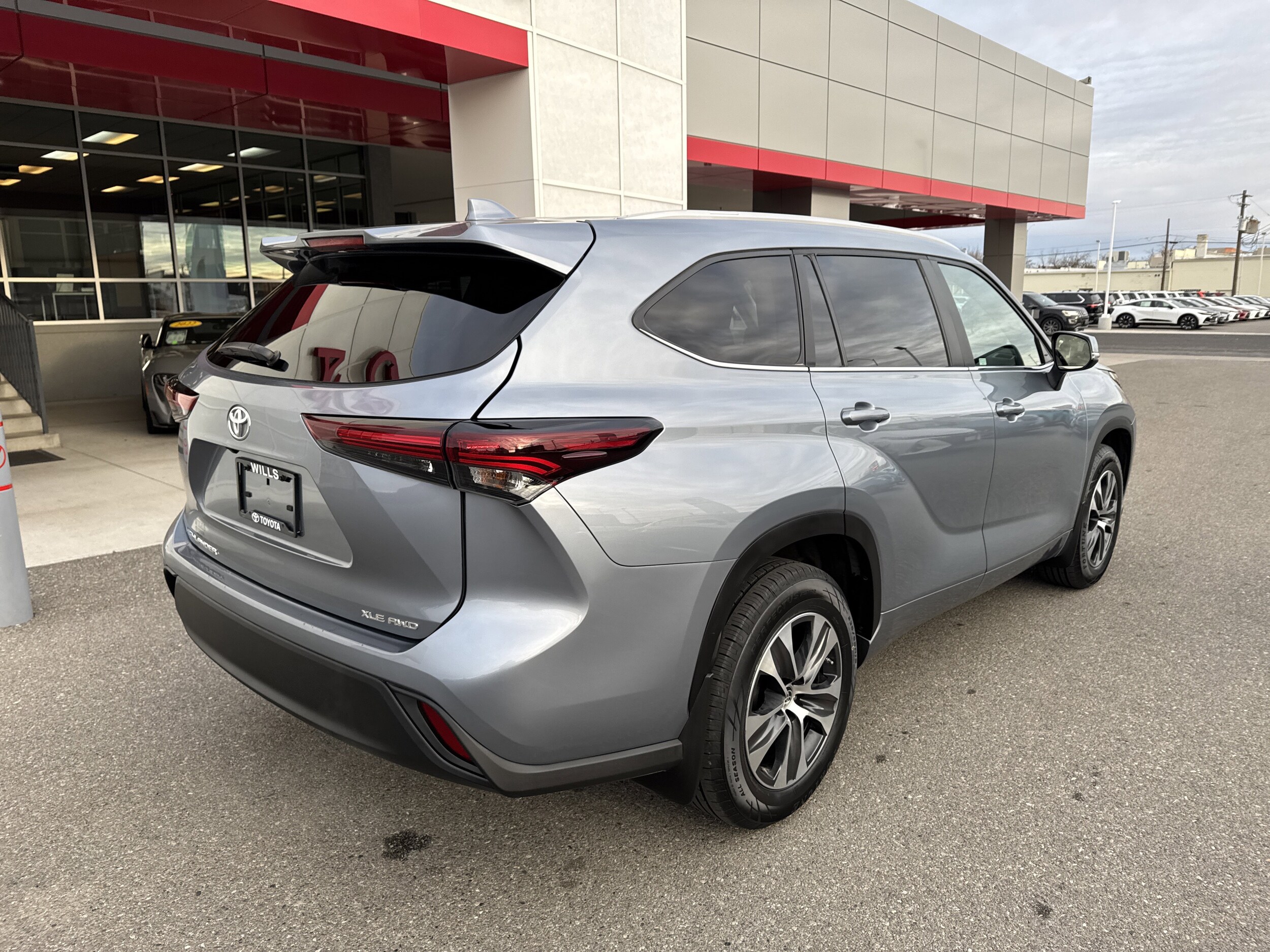 2024 Toyota Highlander XLE photo 4