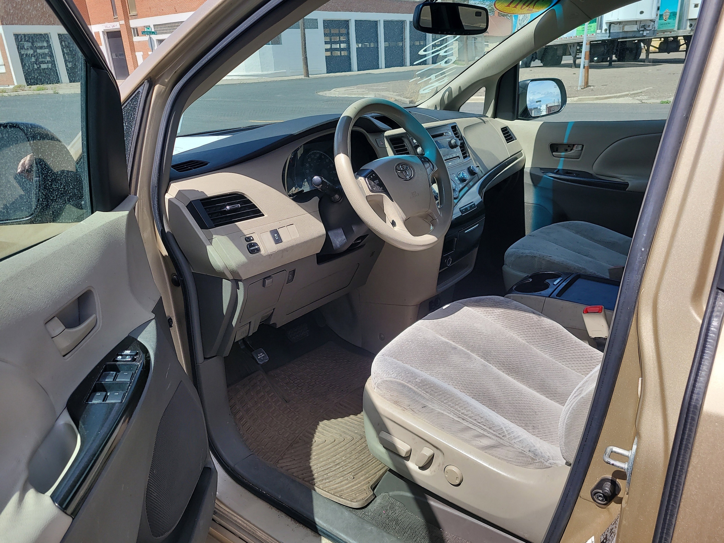 Used 2011 Toyota Sienna LE with VIN 5TDKK3DC2BS061021 for sale in Twin Falls, ID