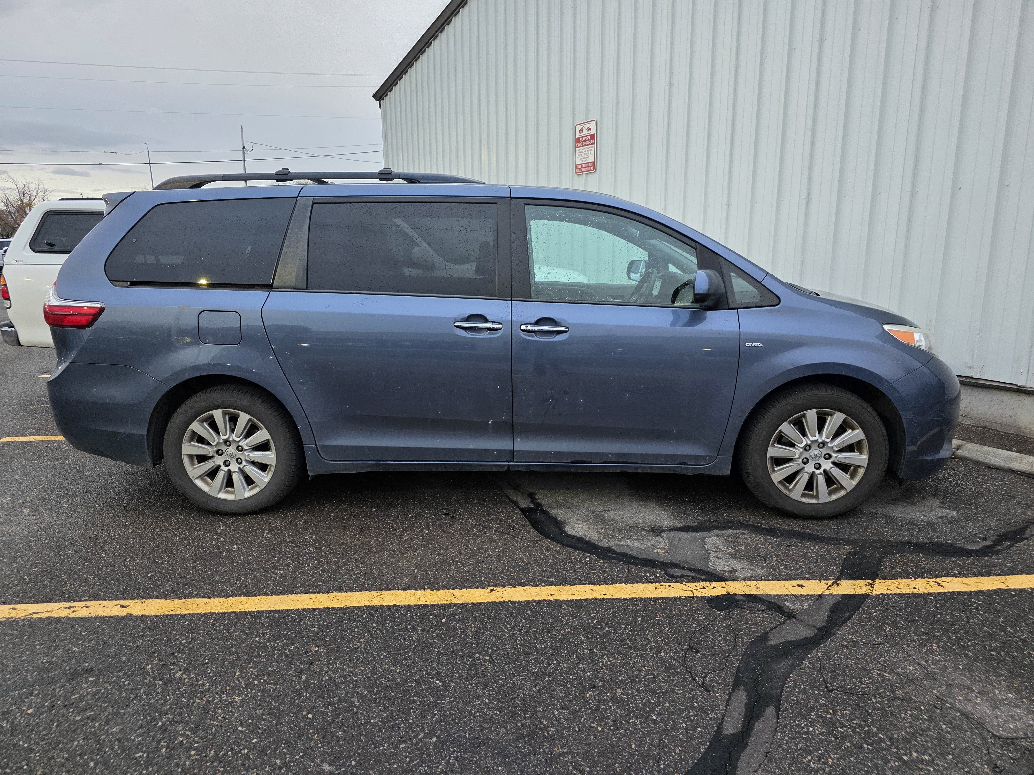 New 2016 Toyota Sienna XLE 7 Passenger Van for Sale in Twin Falls, ID