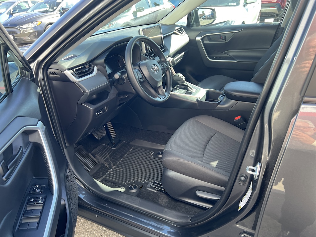 New 2025 Toyota RAV4 LE SUV