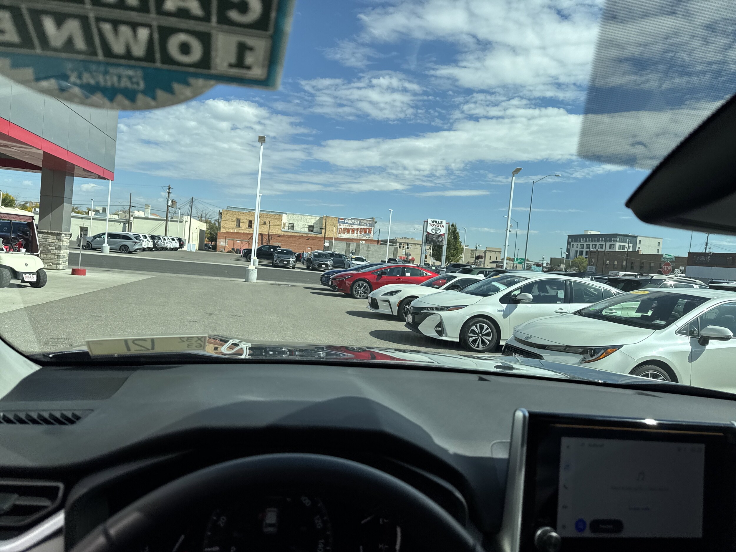 2023 Toyota RAV4 XLE photo 2