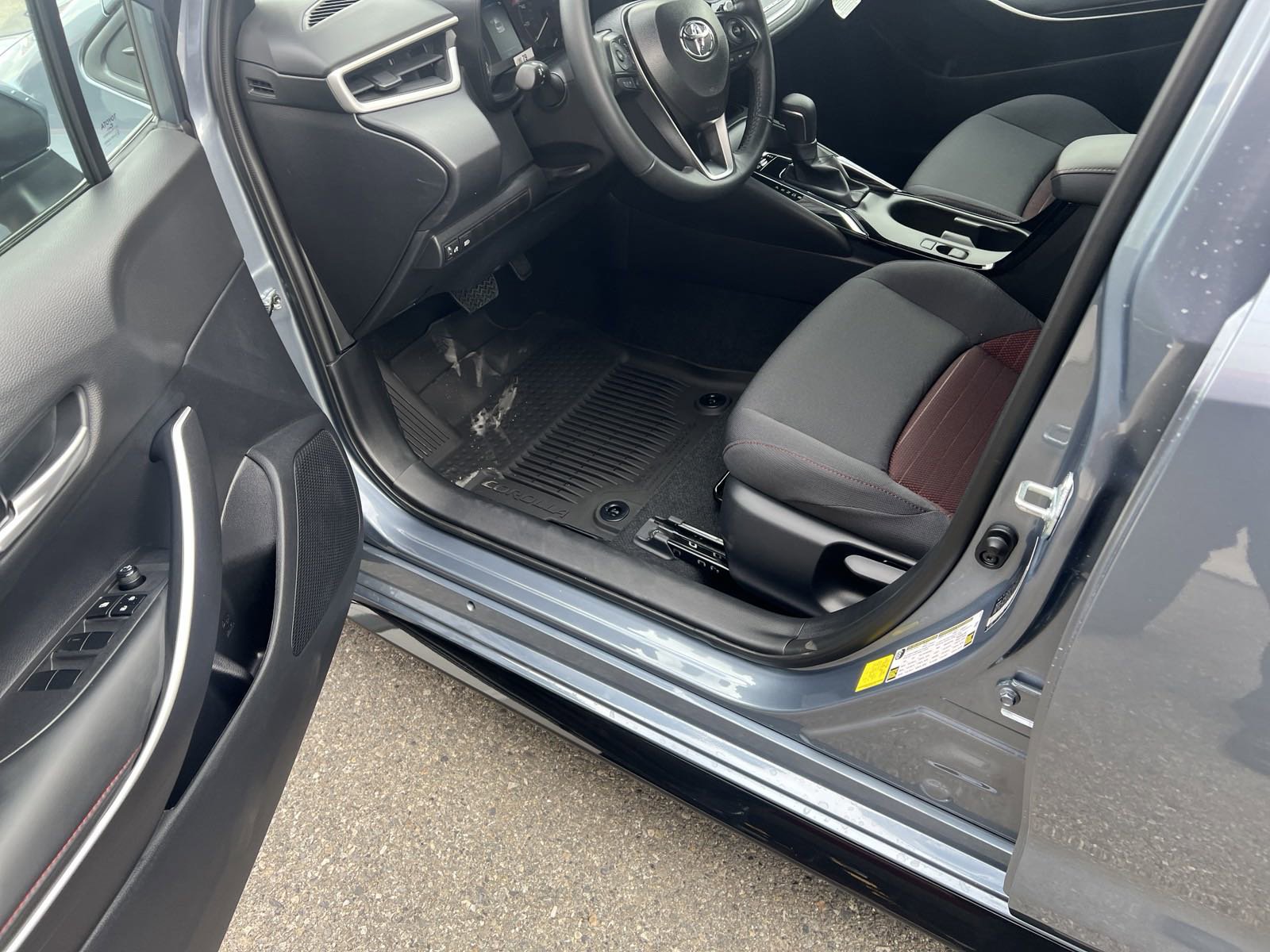 Used 2024 Toyota Corolla SE with VIN 5YFS4MCE5RP215355 for sale in Twin Falls, ID