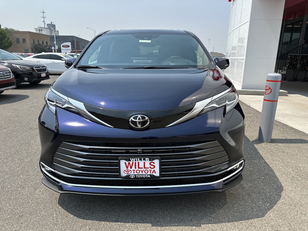 New 2026 Toyota Sienna Platinum Van Passenger Van
