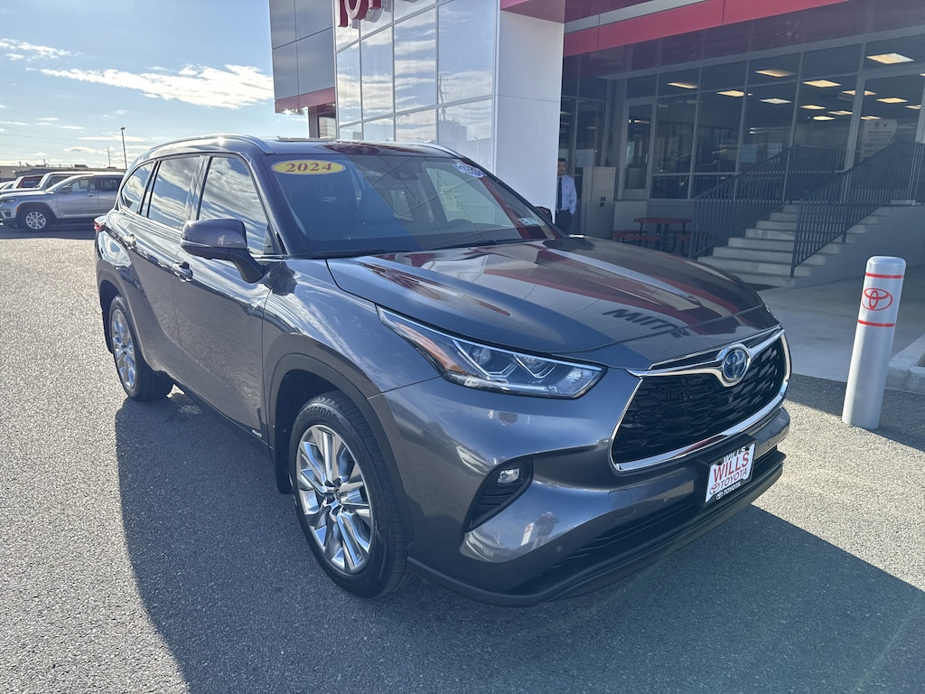 Used 2024 Toyota Highlander Hybrid Limited SUV