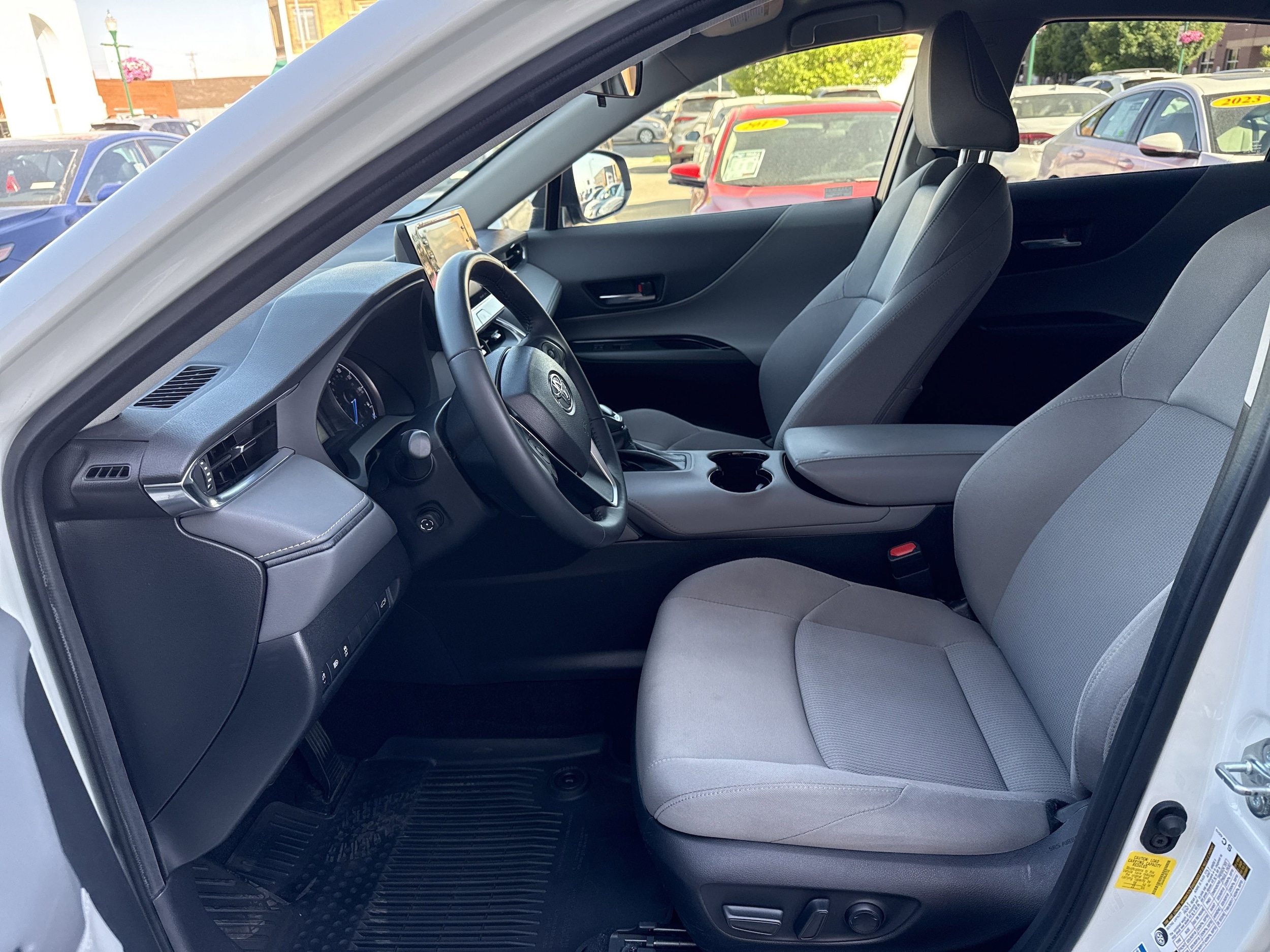 Used 2022 Toyota Venza LE with VIN JTEAAAAH9NJ097532 for sale in Twin Falls, ID
