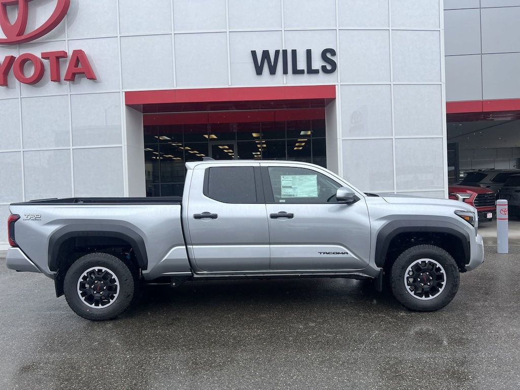New 2024 Toyota Tacoma TRD Off-Road w/Upgrade & Moonroof Packages Tuck Double Cab