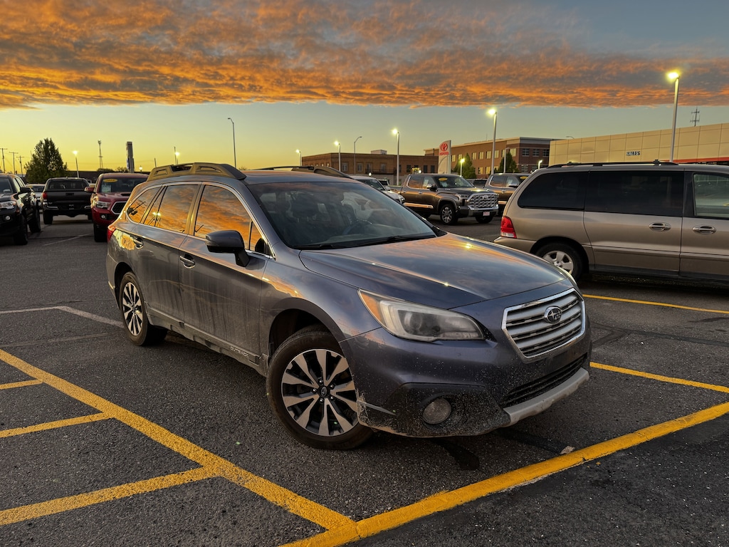 Used 2015 Subaru Outback 2.5i Limited w/Moonroof/KeylessAccess/Nav/EyeSight SUV