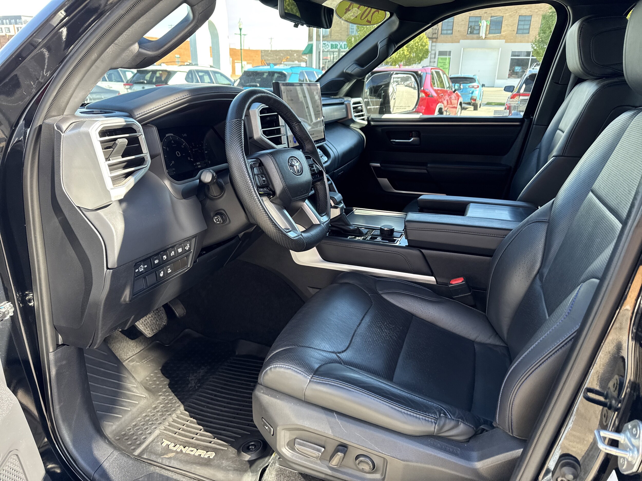 2024 Toyota Tundra Platinum photo 2