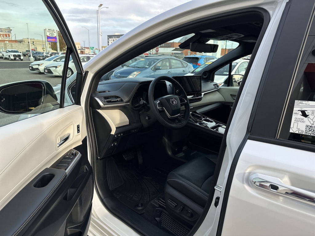 New 2025 Toyota Sienna Limited Van Passenger Van
