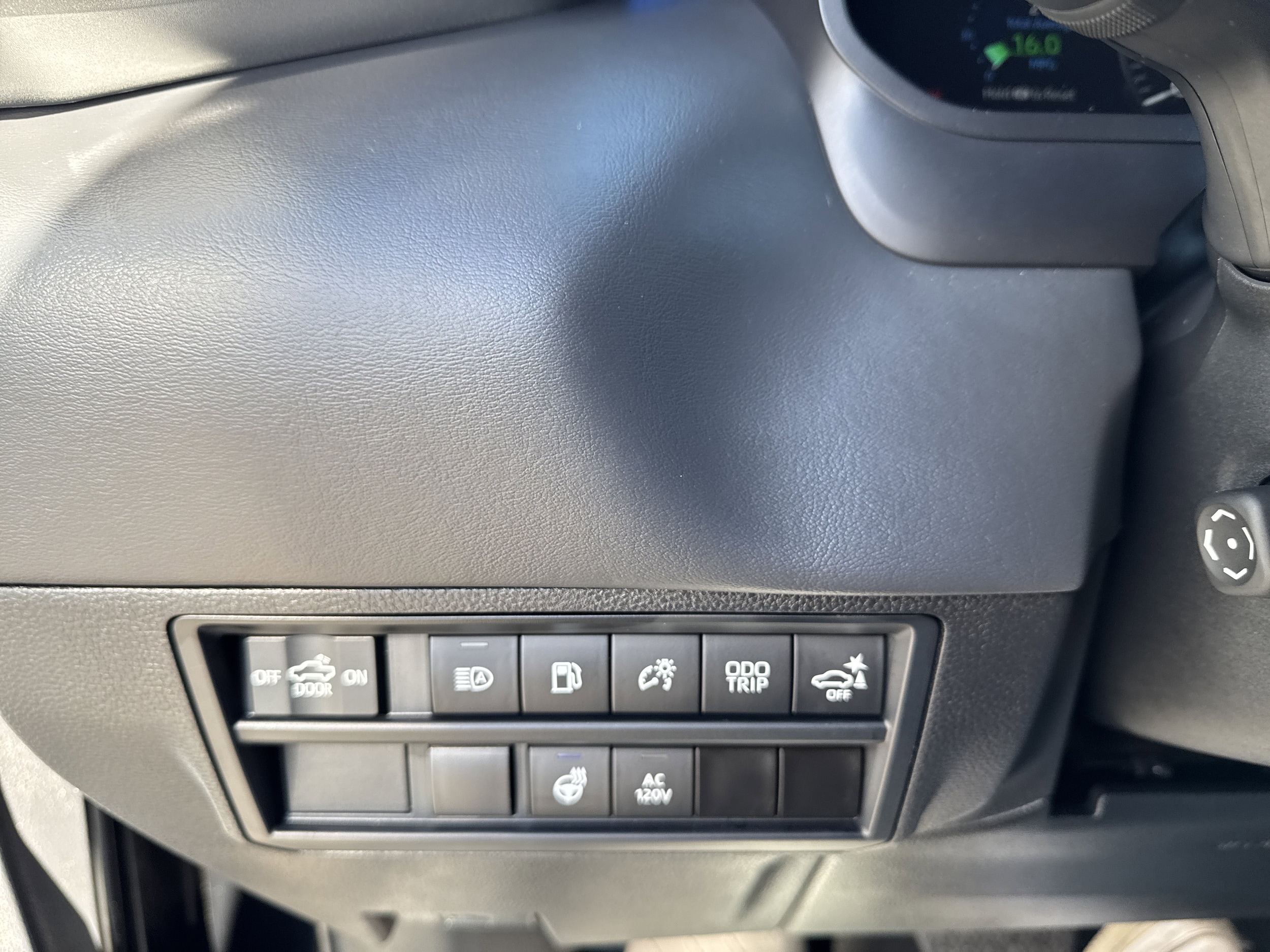 2024 Toyota Tundra Platinum - Photo 18