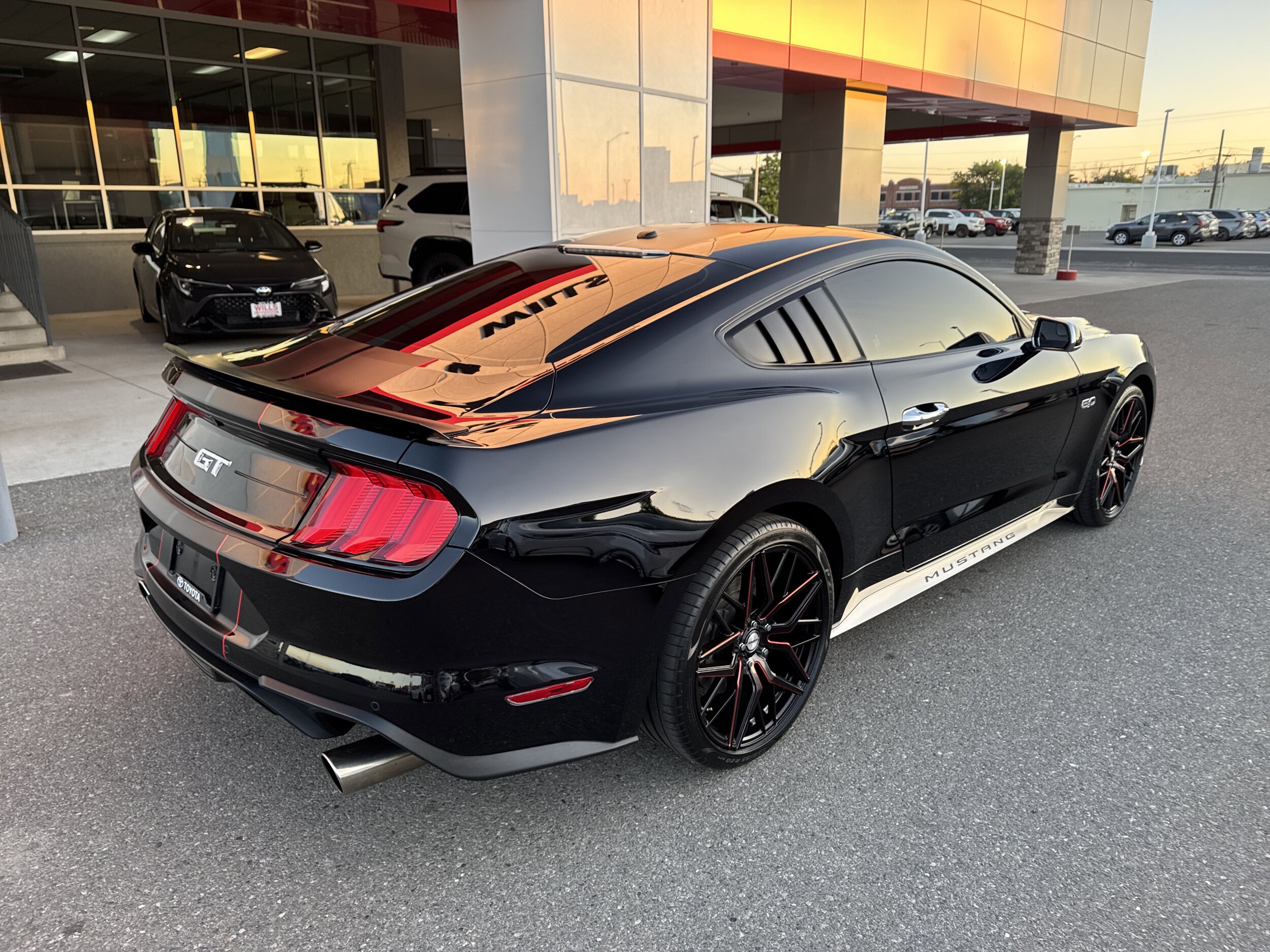 2019 Ford Mustang GT photo 4