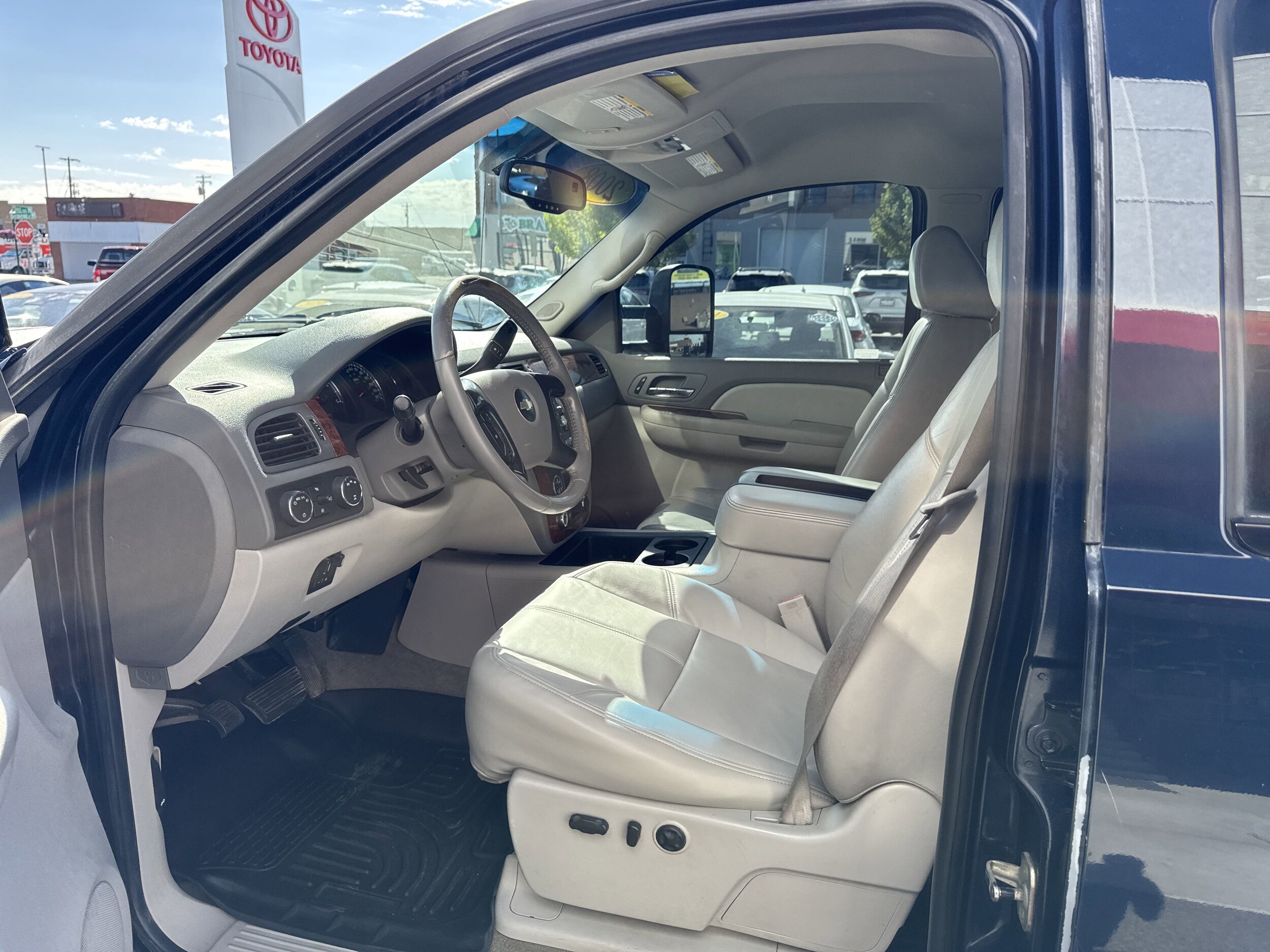 2008 Chevrolet Silverado 2500HD photo 2