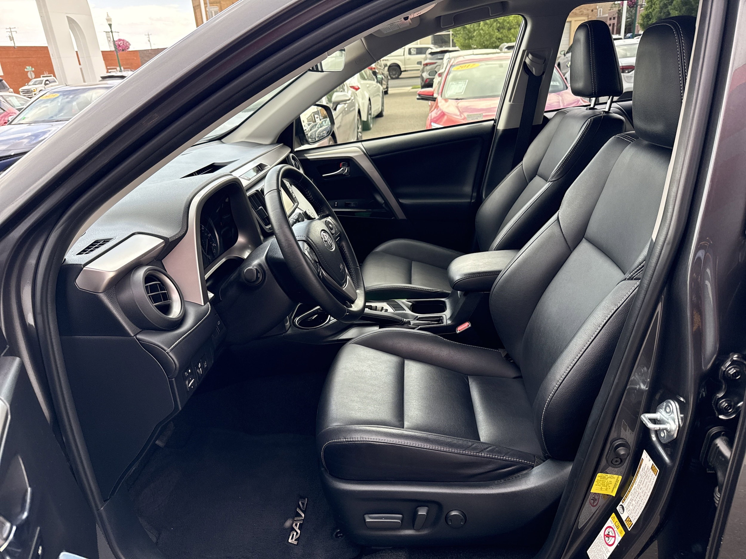 Used 2018 Toyota RAV4 Limited with VIN JTMYFREV5JJ205366 for sale in Twin Falls, ID