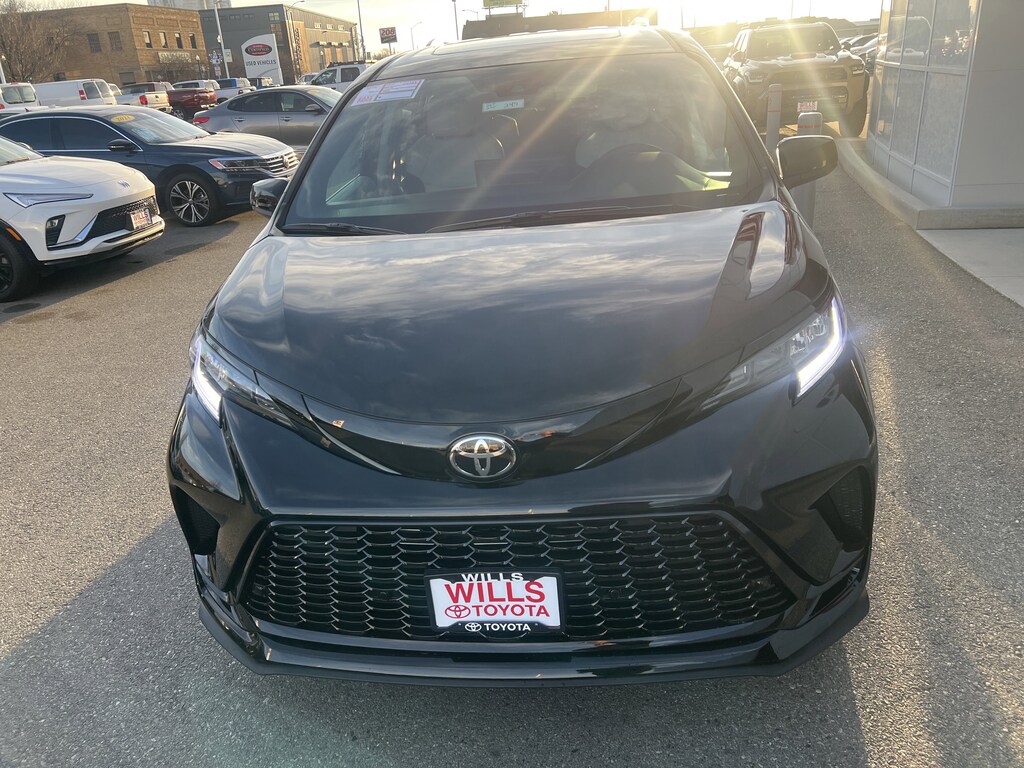 New 2026 Toyota Sienna XSE Van Passenger Van