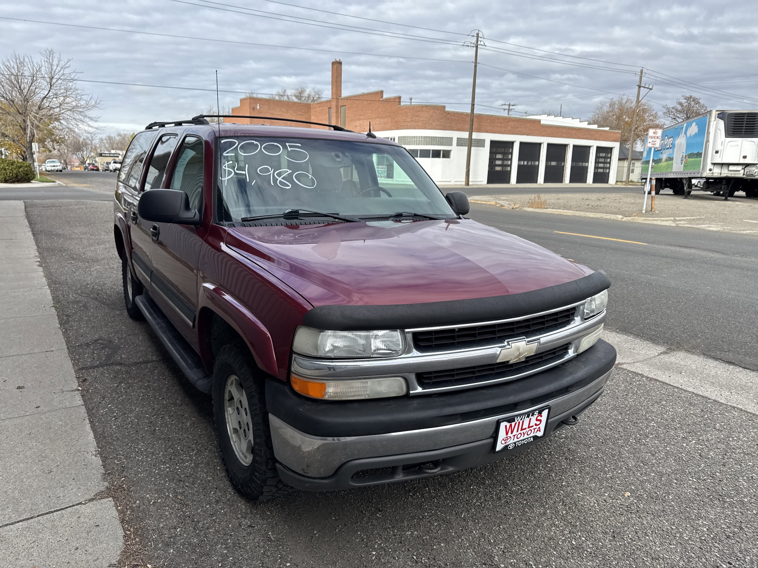 2005 Chevrolet Suburban LS's photo