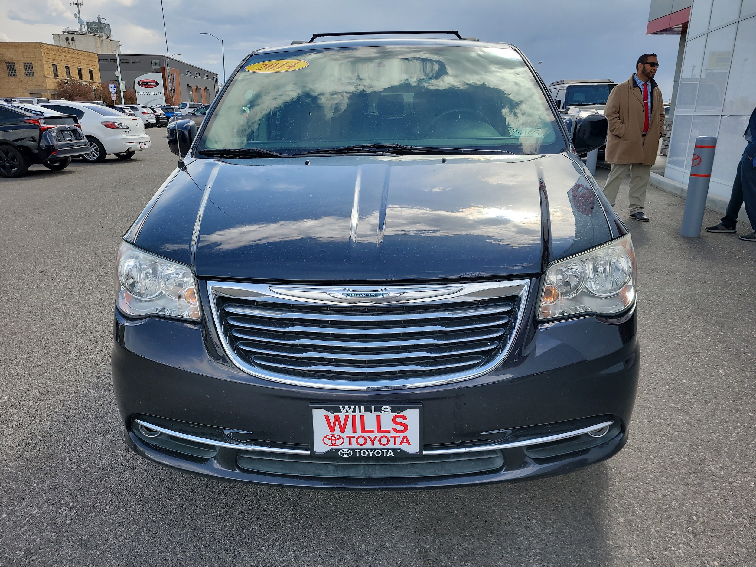 Used 2014 Chrysler Town & Country Touring with VIN 2C4RC1BG5ER438170 for sale in Twin Falls, ID