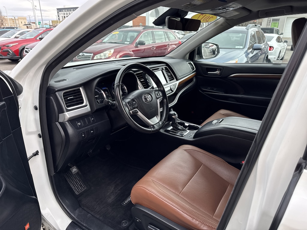 Used 2017 Toyota Highlander Hybrid Limited V6 SUV