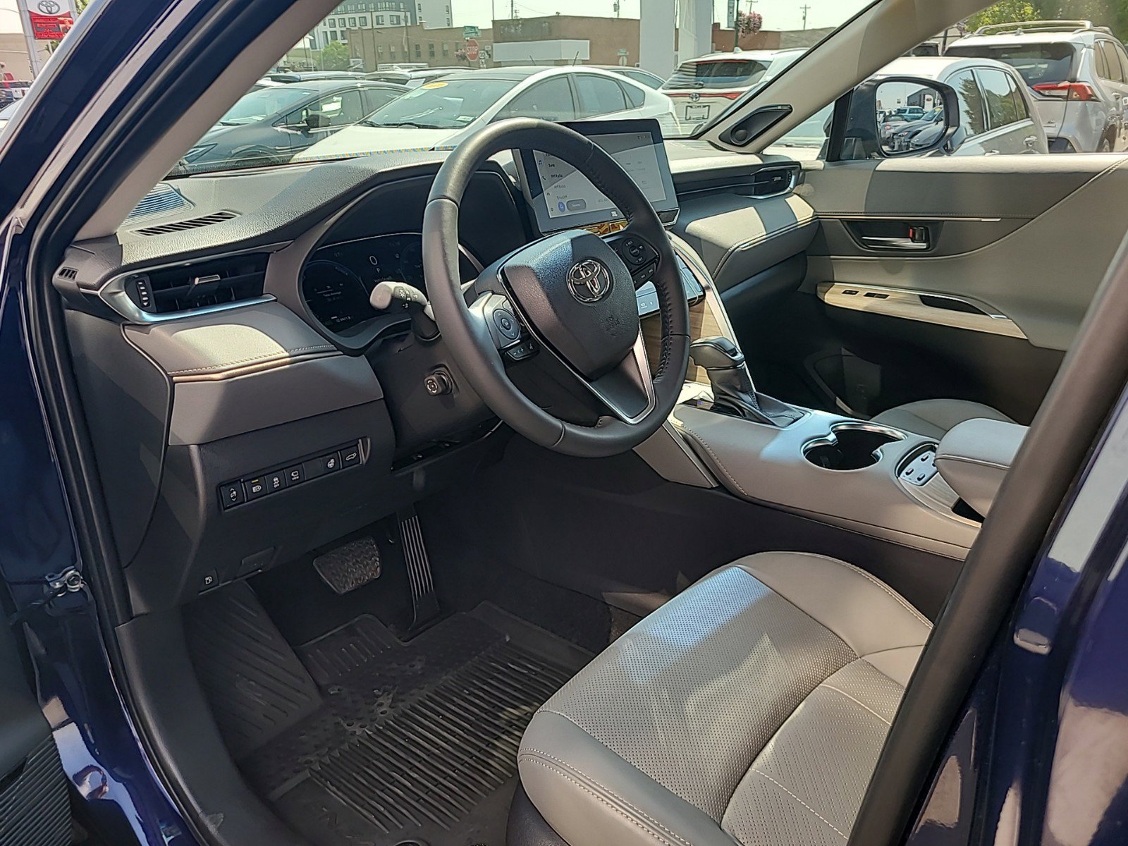 Used 2024 Toyota Venza Limited with VIN JTEAAAAH7RJ166563 for sale in Twin Falls, ID