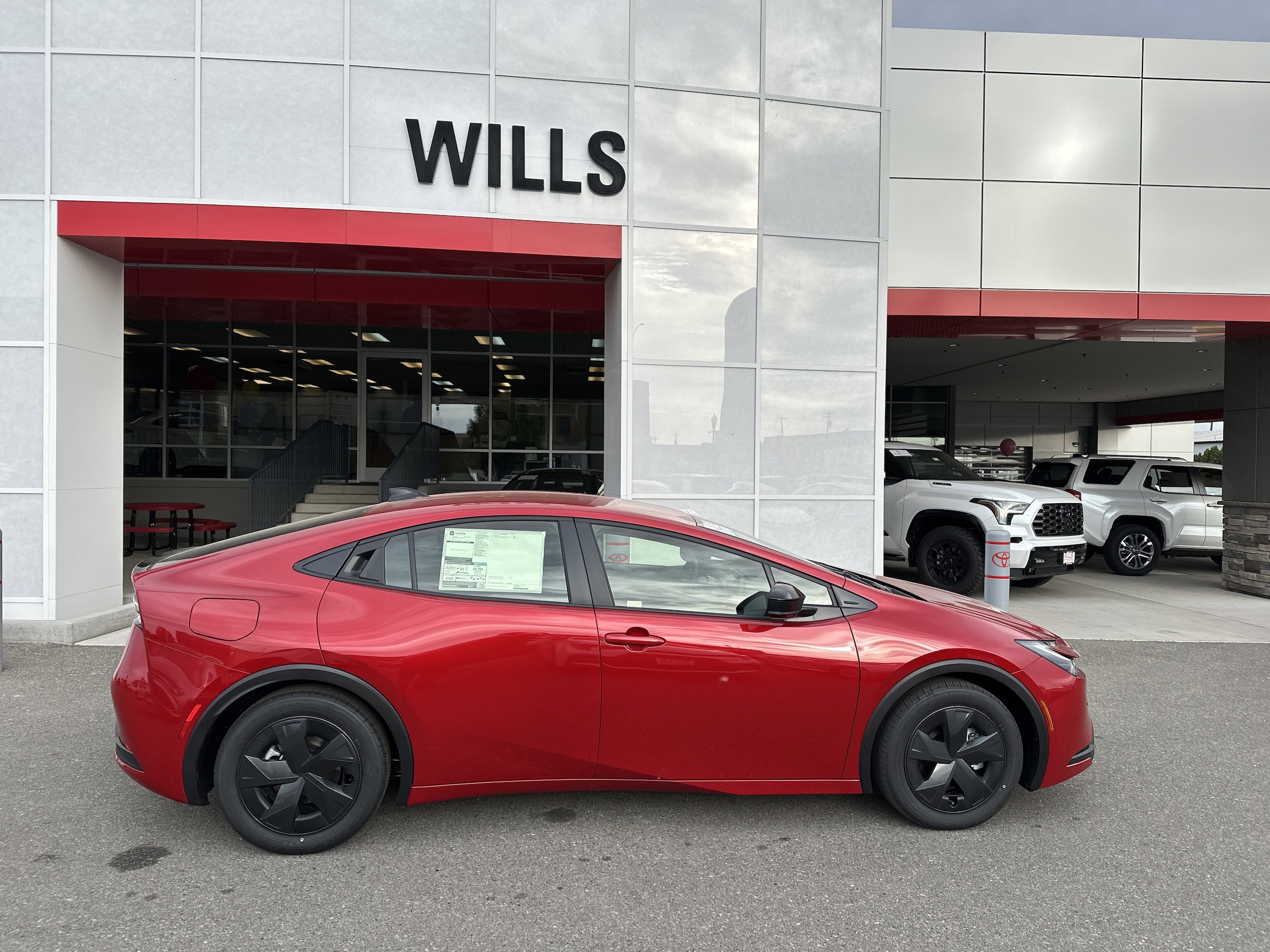 2026 Toyota Prius SE's photo