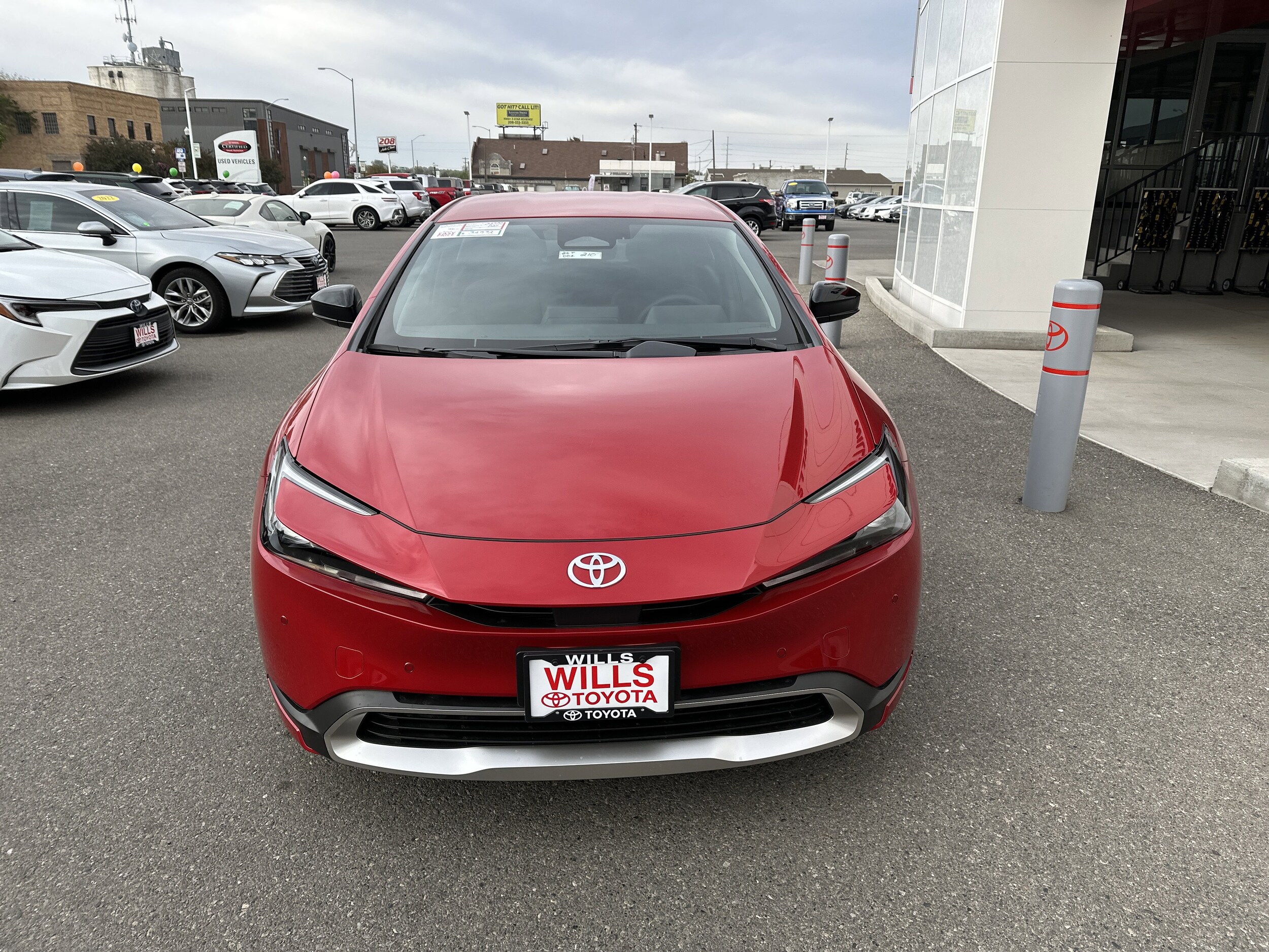 2026 Toyota Prius Plug-in Hybrid SE photo 4
