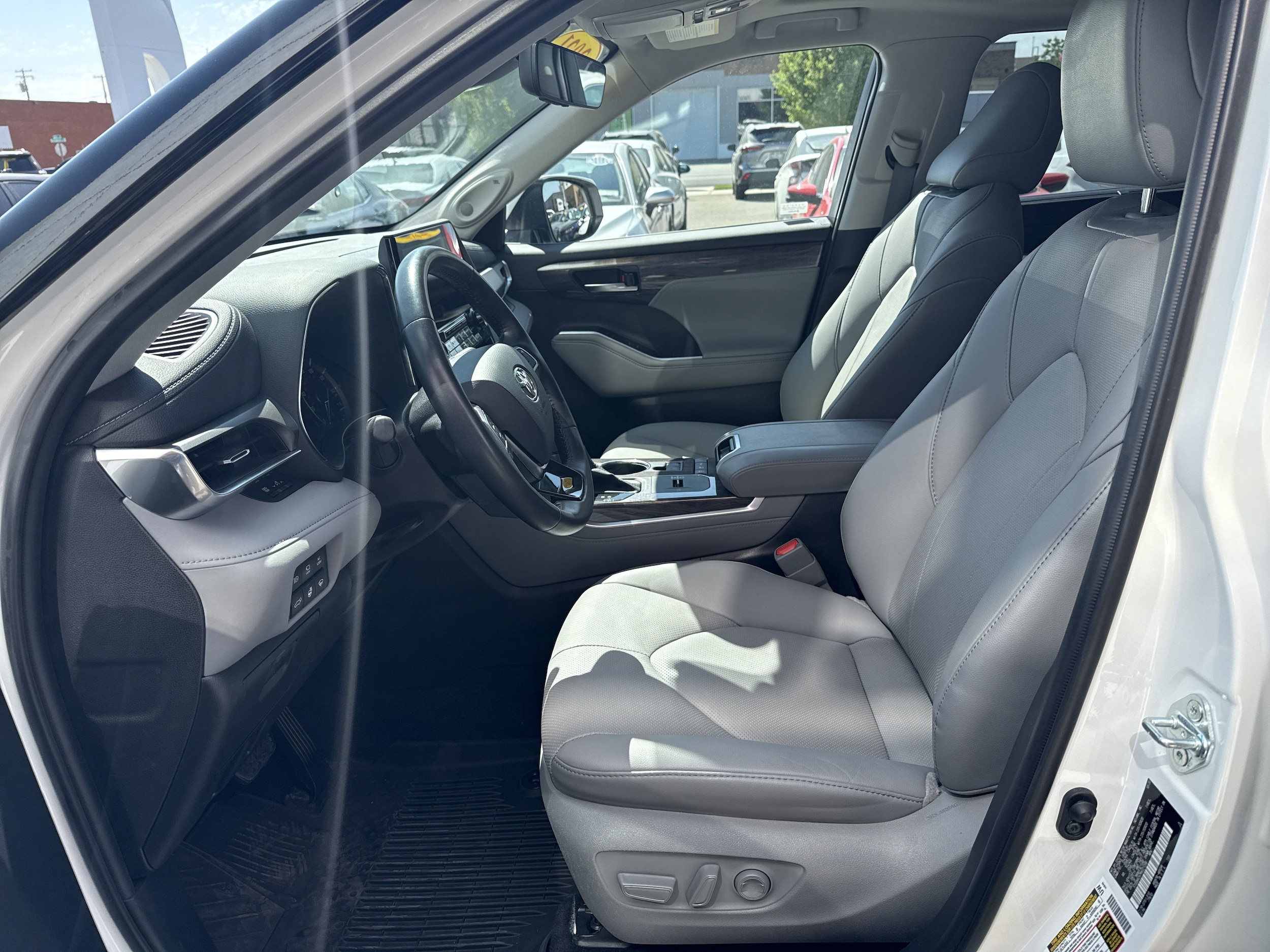 Used 2021 Toyota Highlander Limited with VIN 5TDDBRCH7MS021206 for sale in Twin Falls, ID