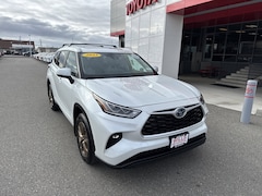 New 2023 Toyota Highlander Hybrid XLE Bronze SUV for Sale in Twin Falls, ID