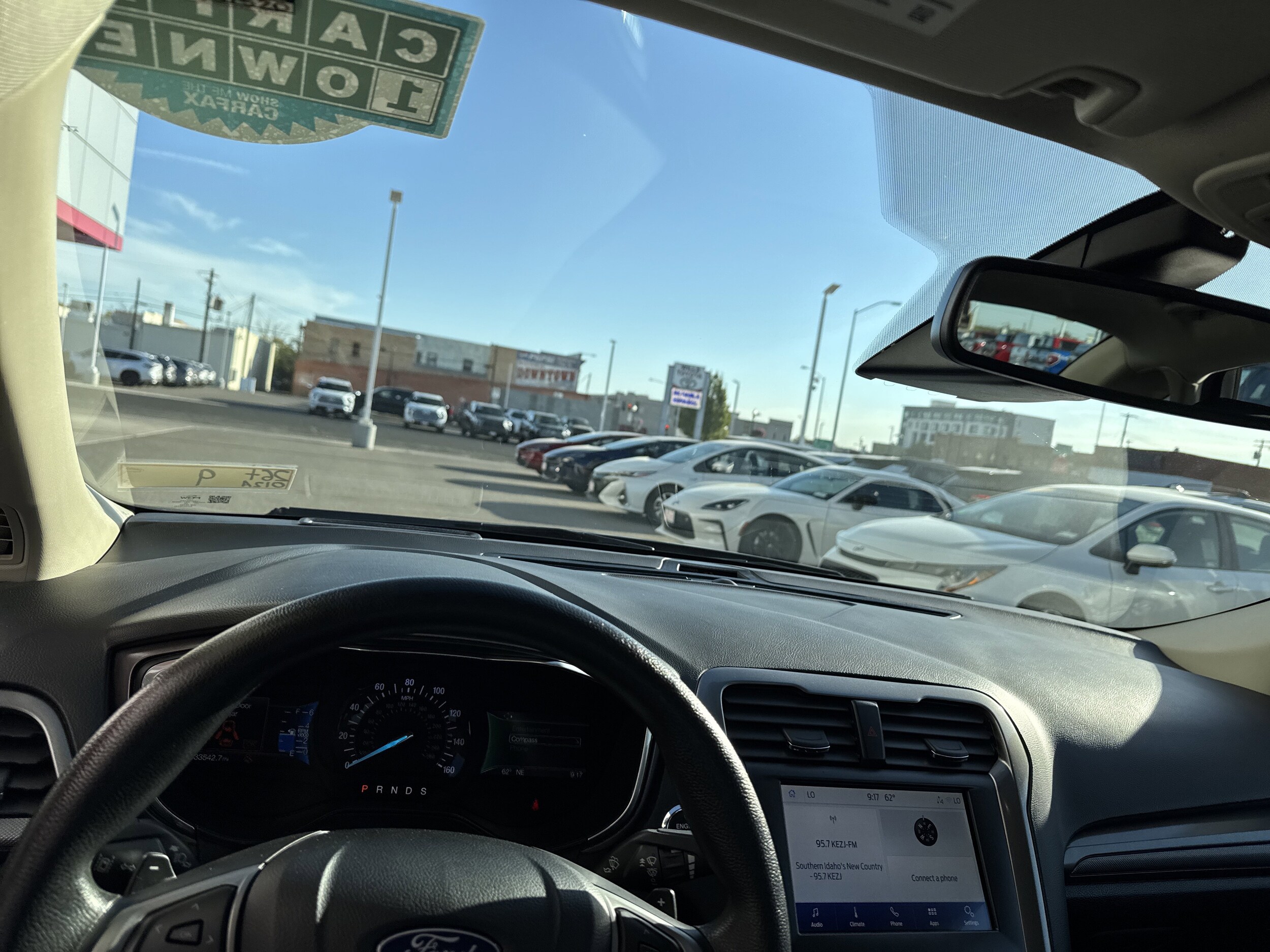2020 Ford Fusion SE photo 3