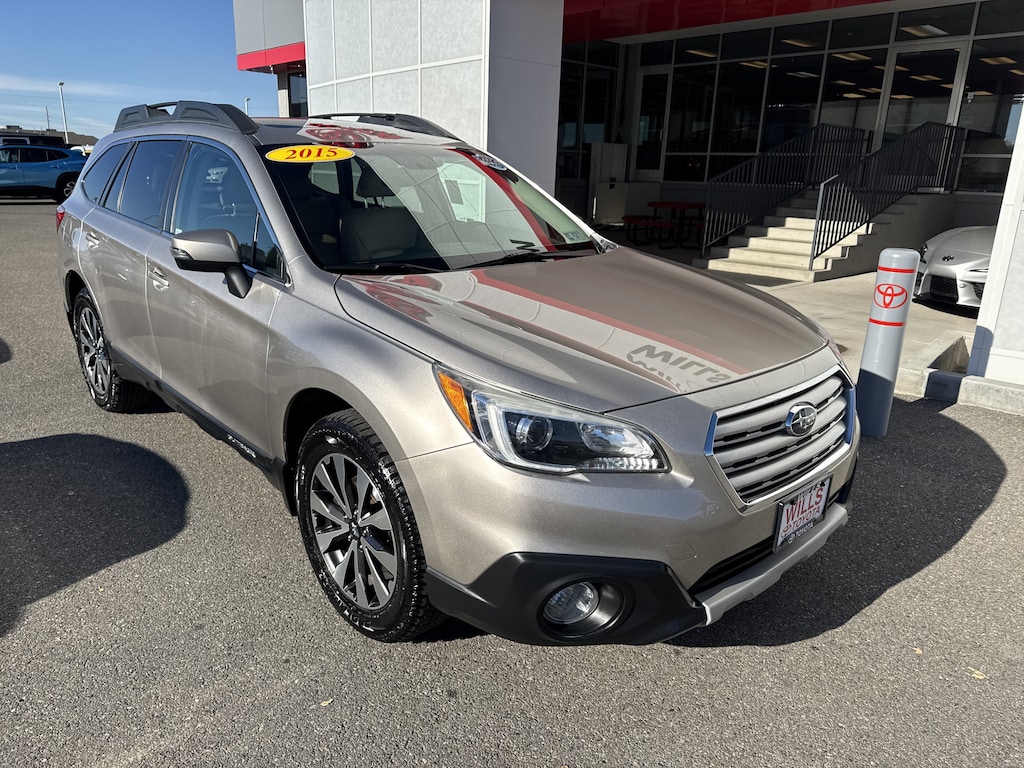 Used 2015 Subaru Outback 2.5i Limited w/Moonroof/KeylessAccess/Nav/EyeSight SUV