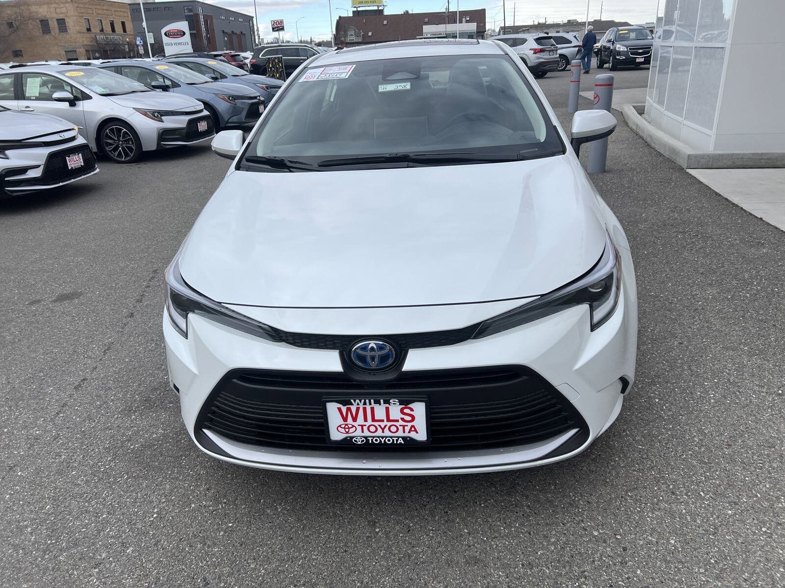 2025 Toyota Corolla Hybrid XLE photo 2
