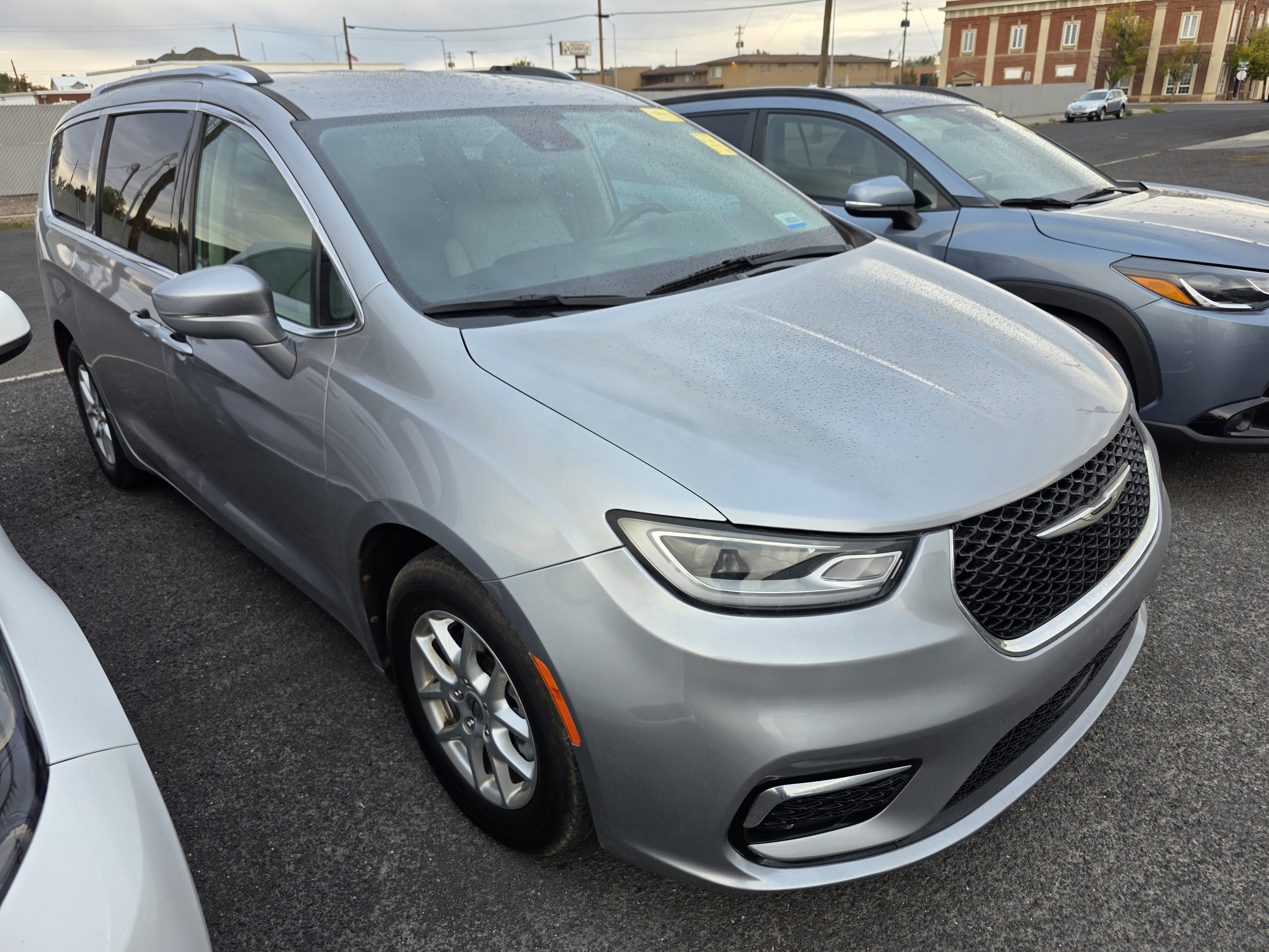 New 2021 Chrysler Pacifica Touring L Van Passenger Van for Sale in Twin Falls, ID