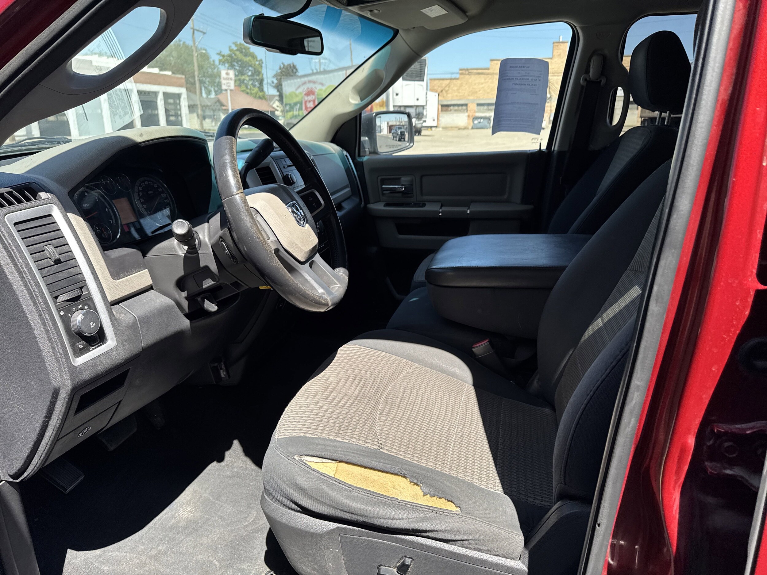 2009 Dodge Ram SLT photo 2