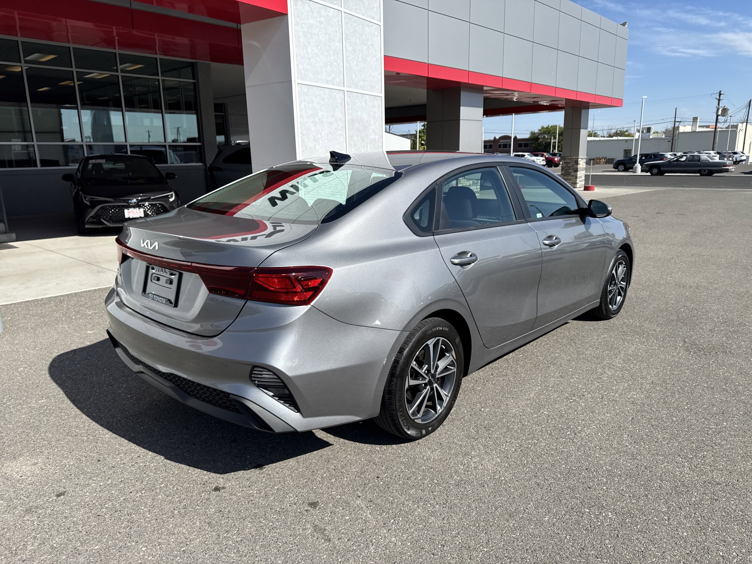 2022 Kia Forte LXS photo 4