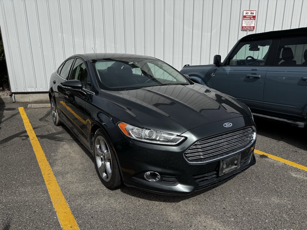Used 2016 Ford Fusion SE Sedan