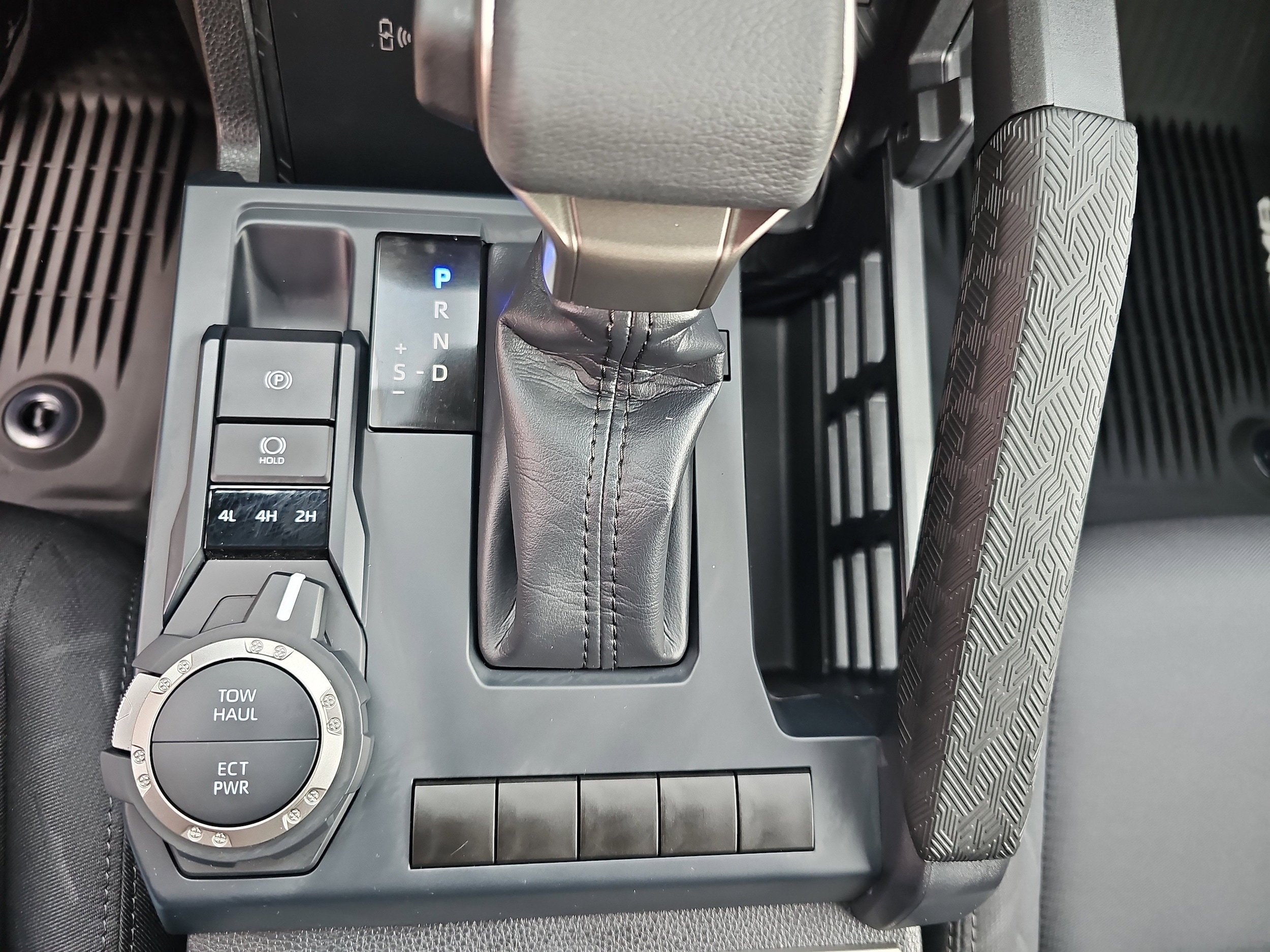 2025 Toyota Tacoma SR5 - Photo 21