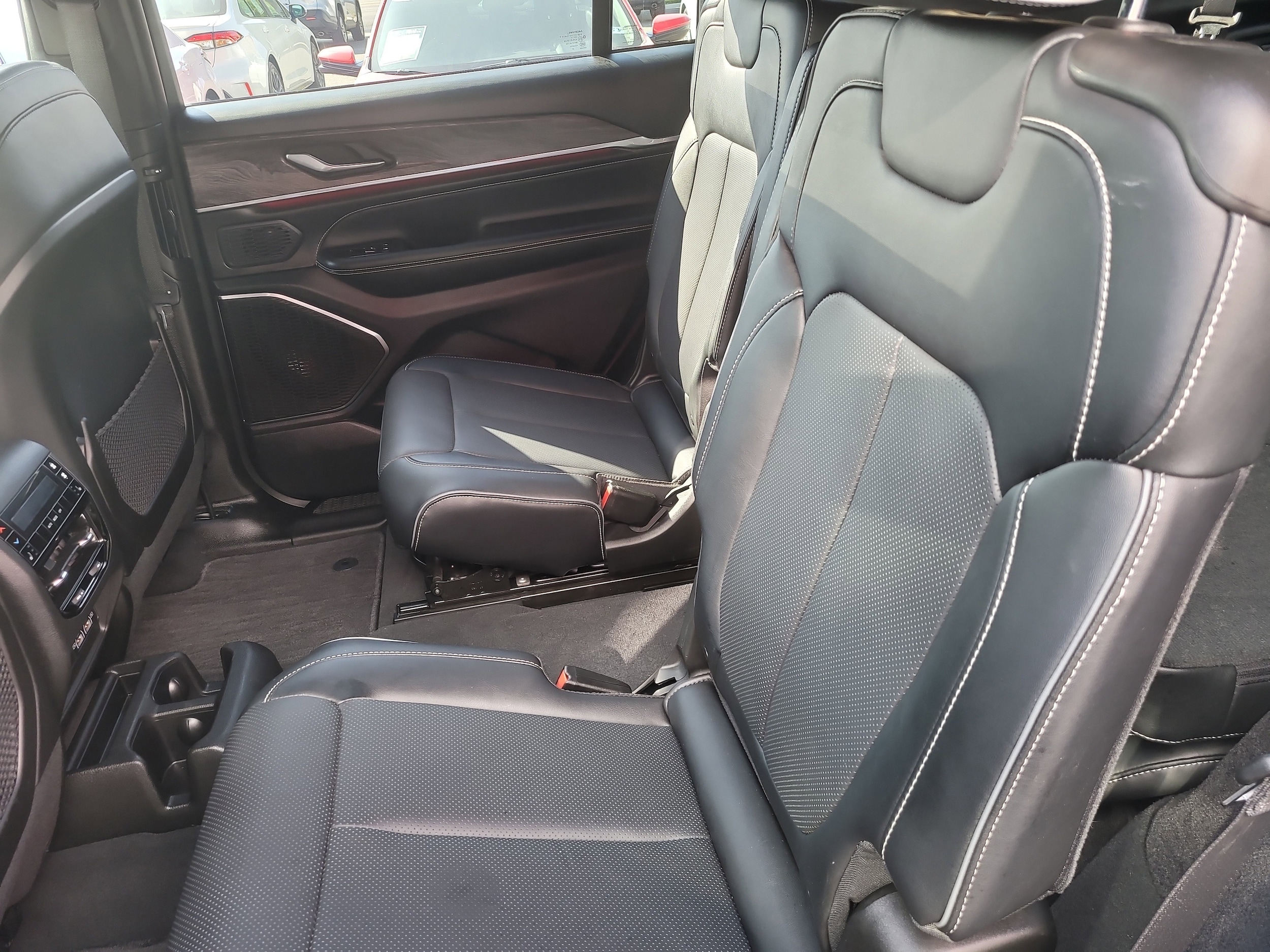 2024 Jeep Grand Cherokee L Overland - Photo 12