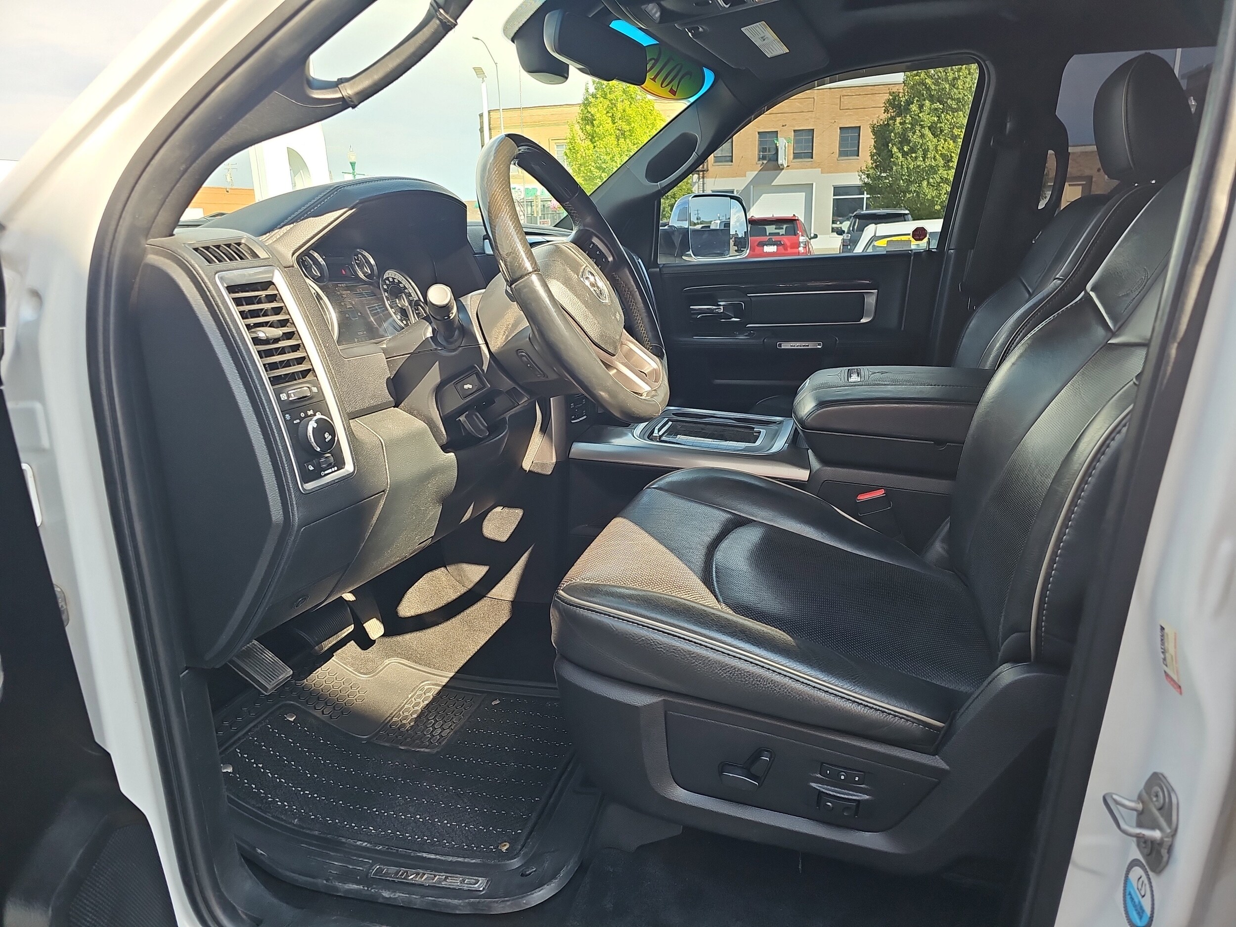 2016 Ram 1500 Limited photo 2