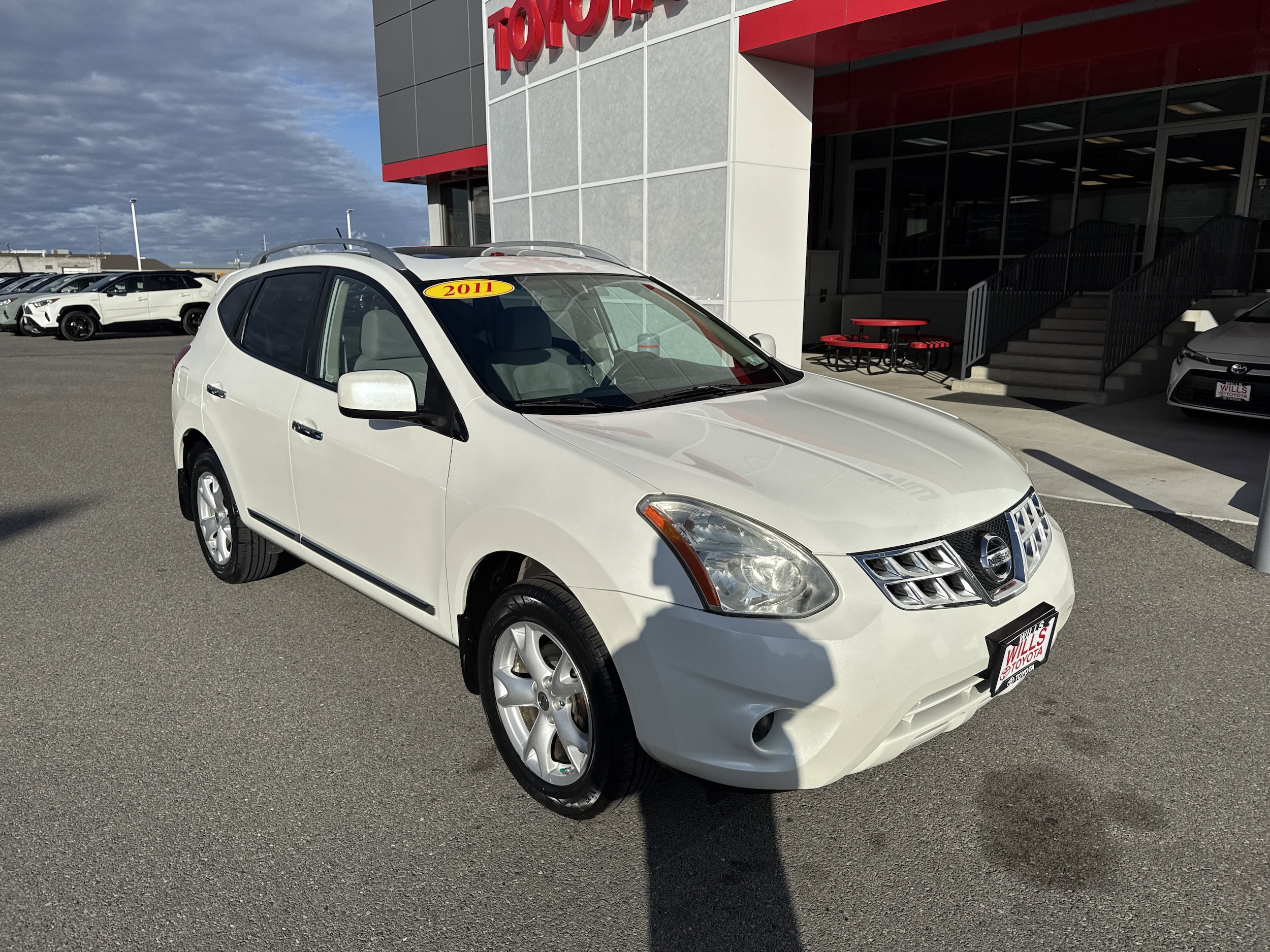 2011 Nissan Rogue SV AWD's photo