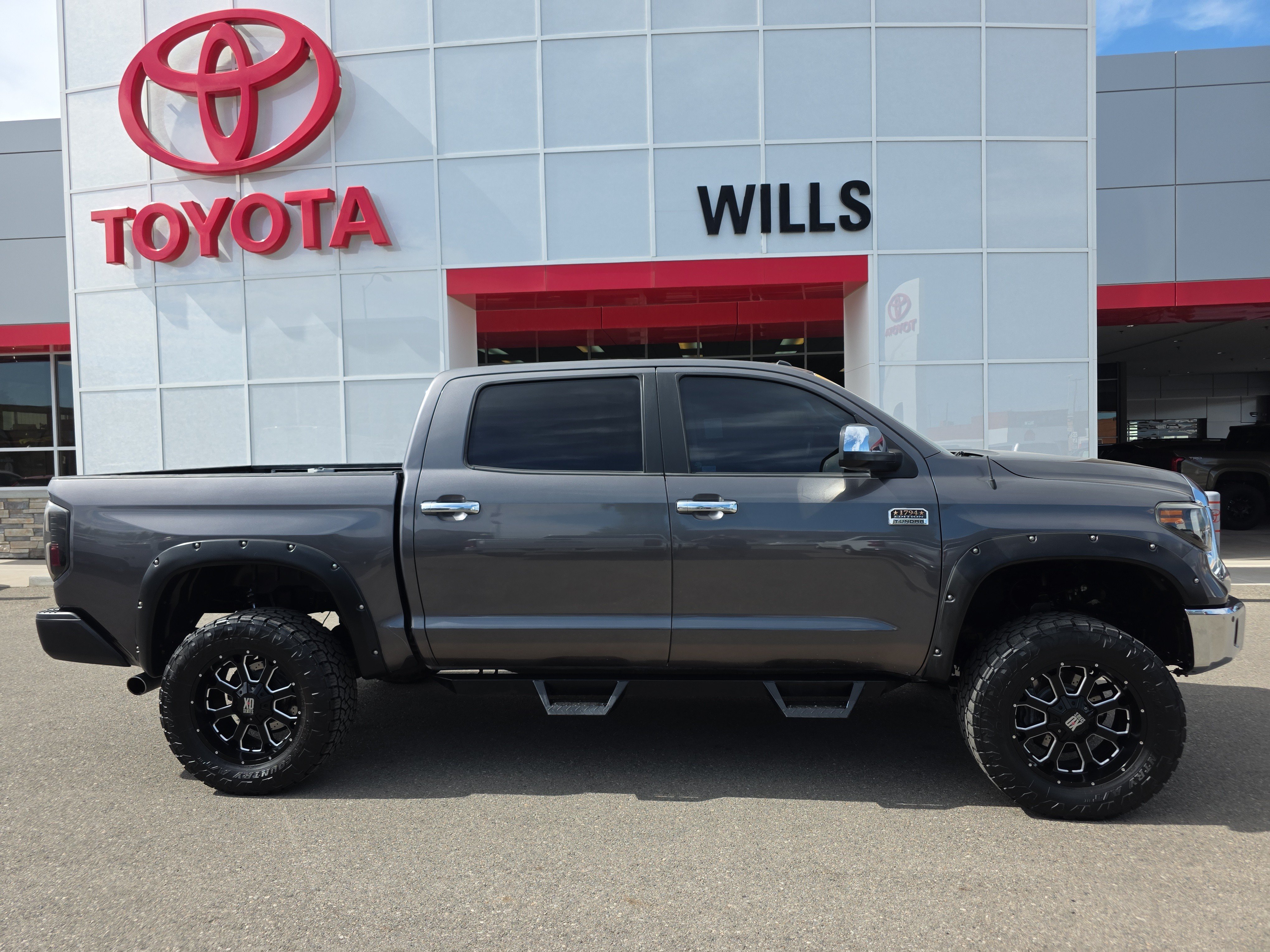 New 2016 Toyota Tundra Platinum 5.7L V8 w/FFV Truck CrewMax for Sale in Twin Falls, ID
