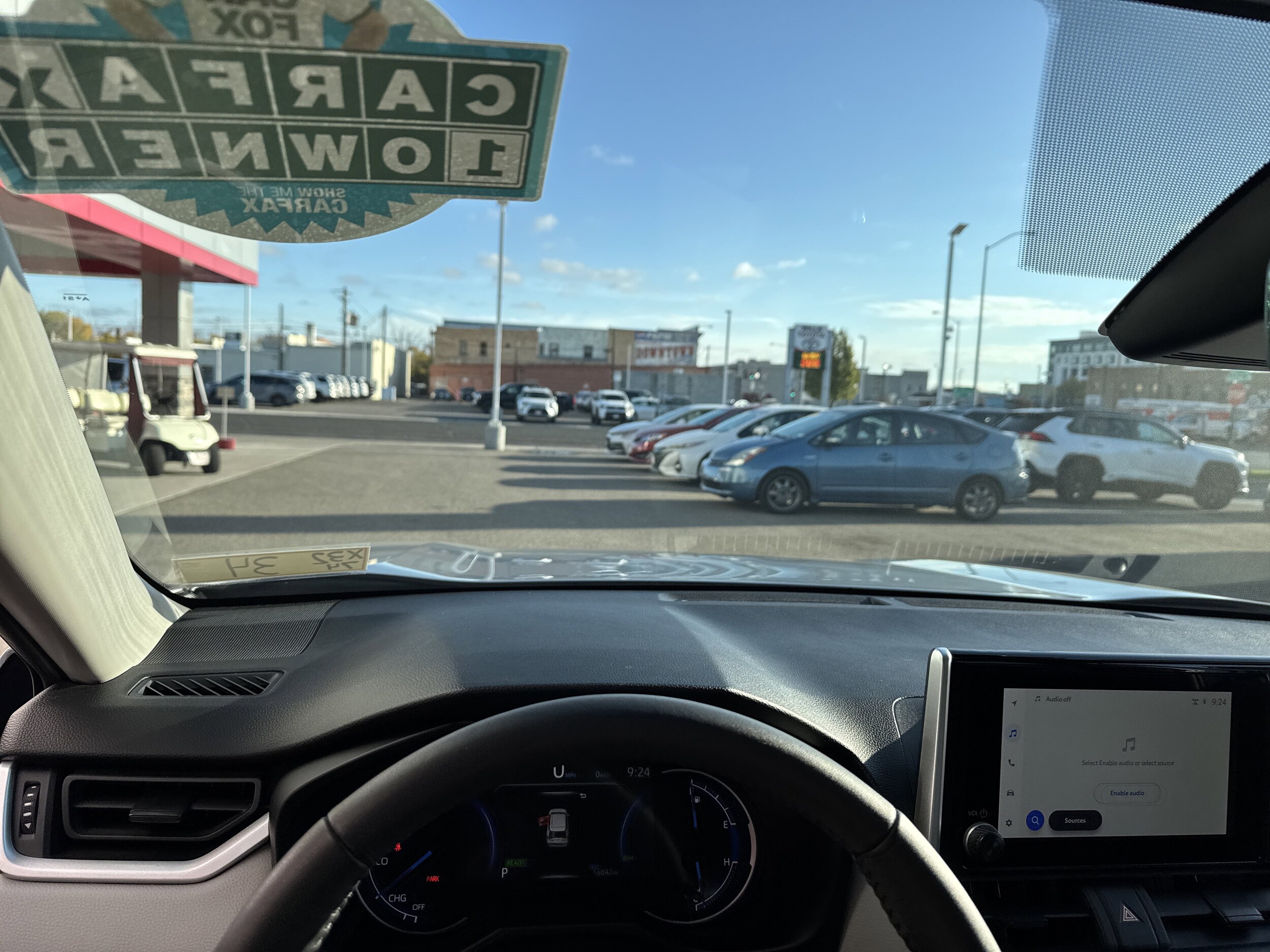 2024 Toyota RAV4 Hybrid XLE photo 2