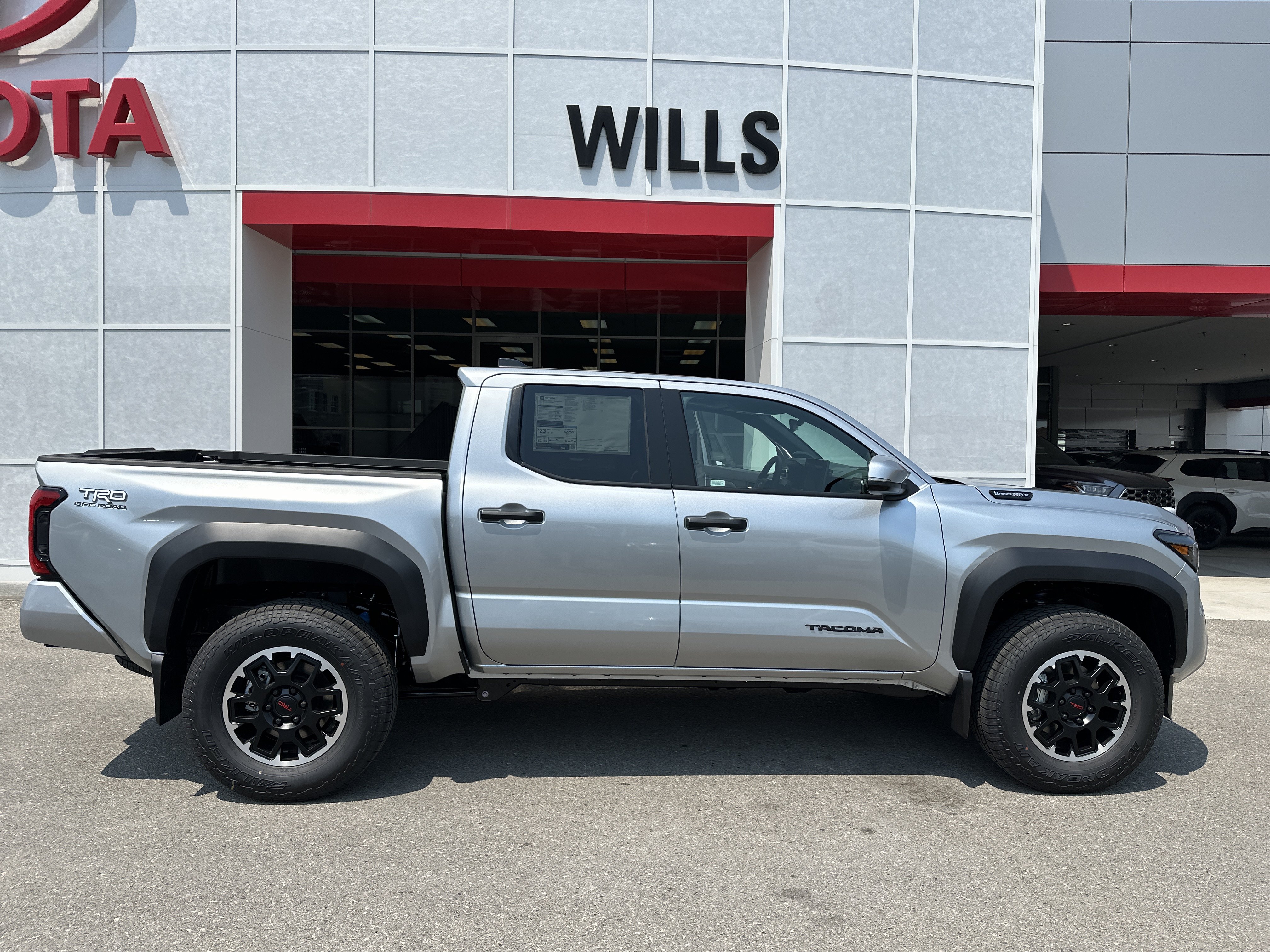 2026 Toyota Tacoma i-FORCE MAX TRD Off-Road i-FORCE MAX Truck Double Cab