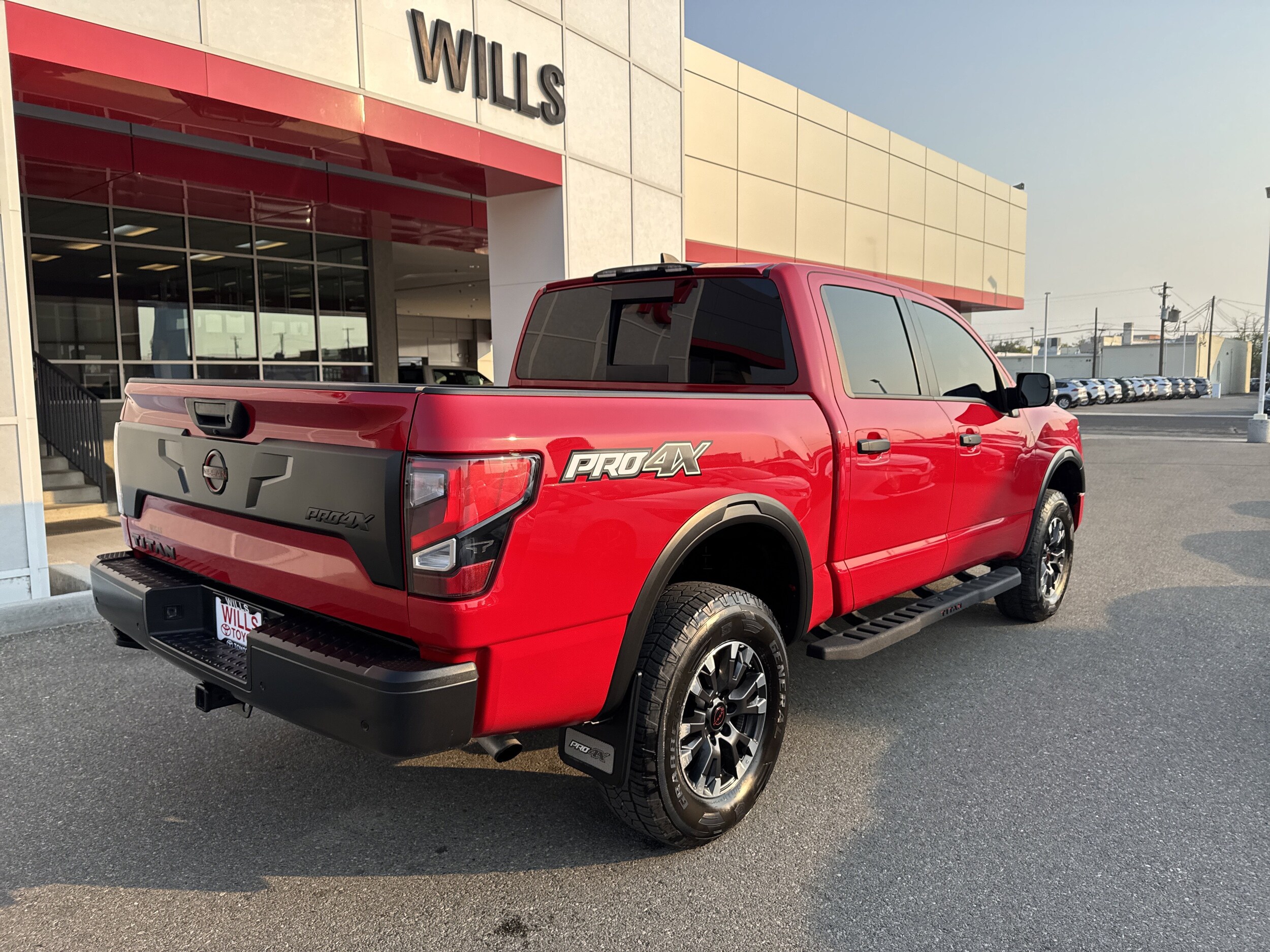 2023 Nissan Titan PRO-4X photo 4