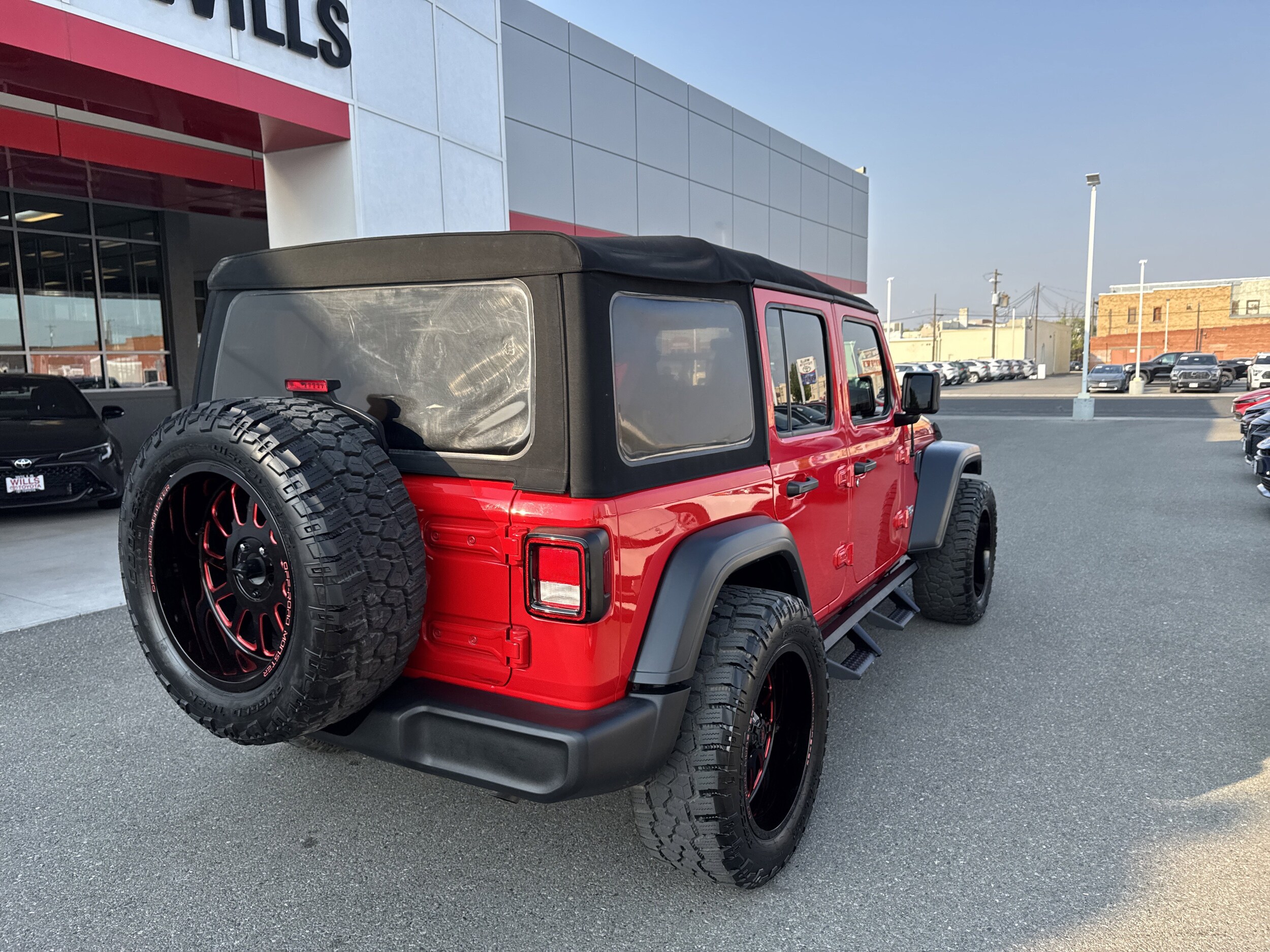 2018 Jeep Wrangler Unlimited Sport S photo 4