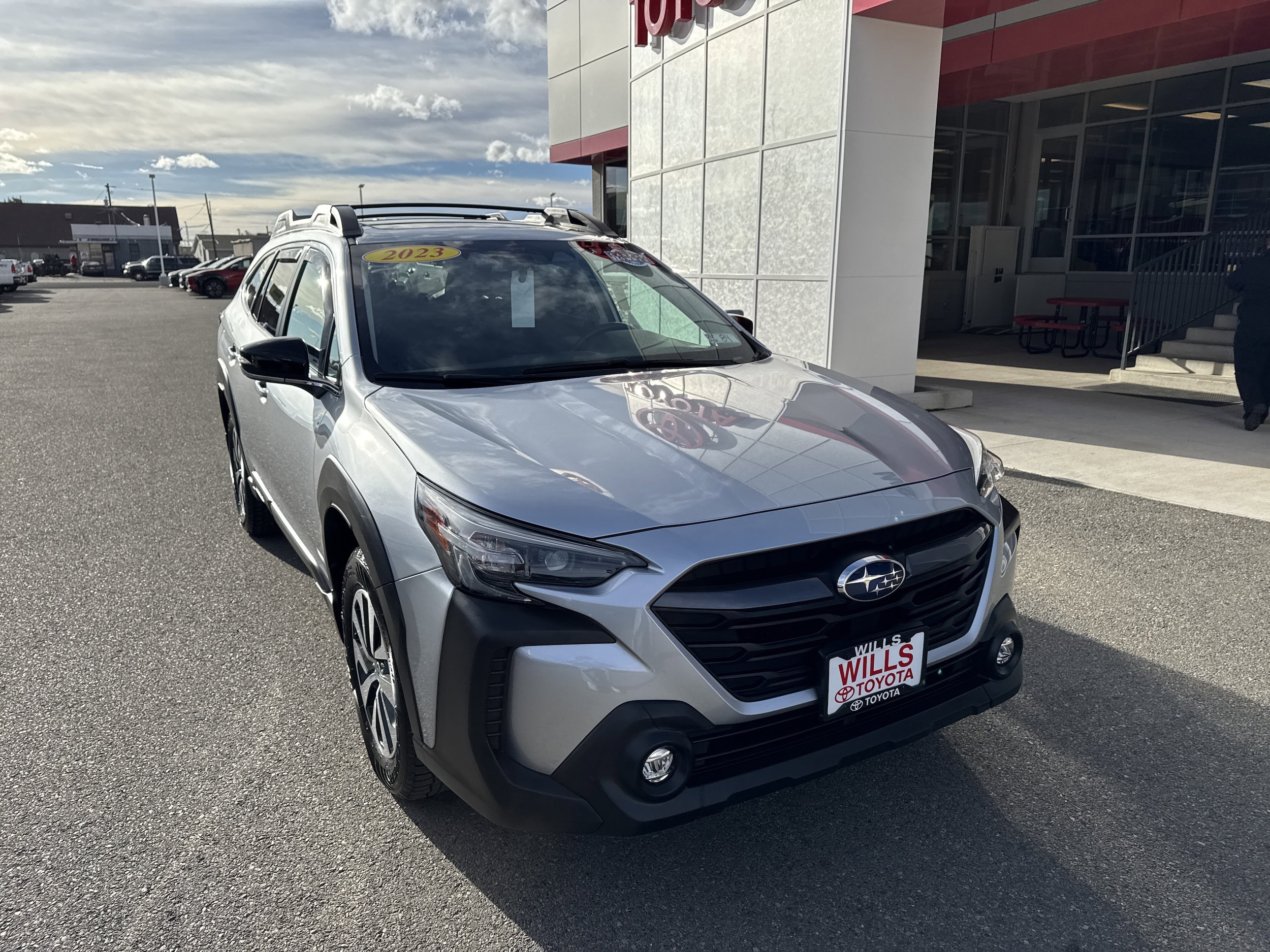 2023 Subaru Outback Premium's photo