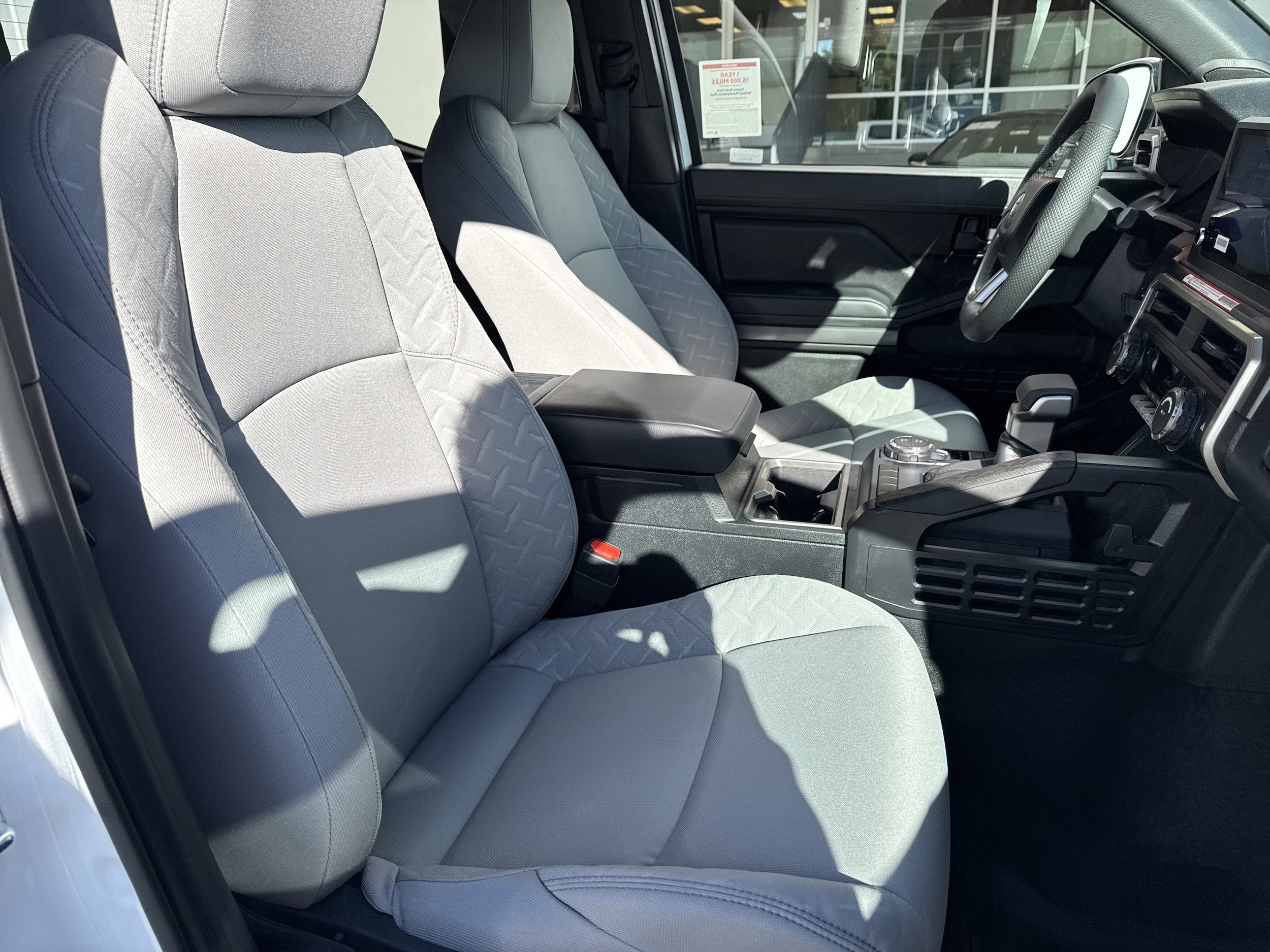 2025 Toyota Tacoma SR5 - Photo 14