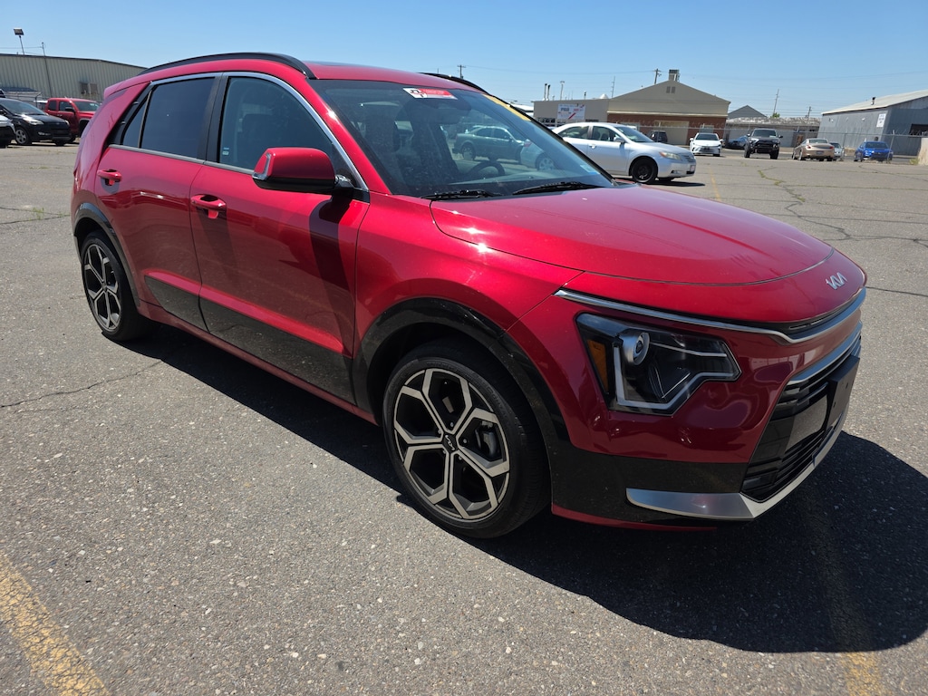 Used 2024 Kia Niro EX Touring SUV