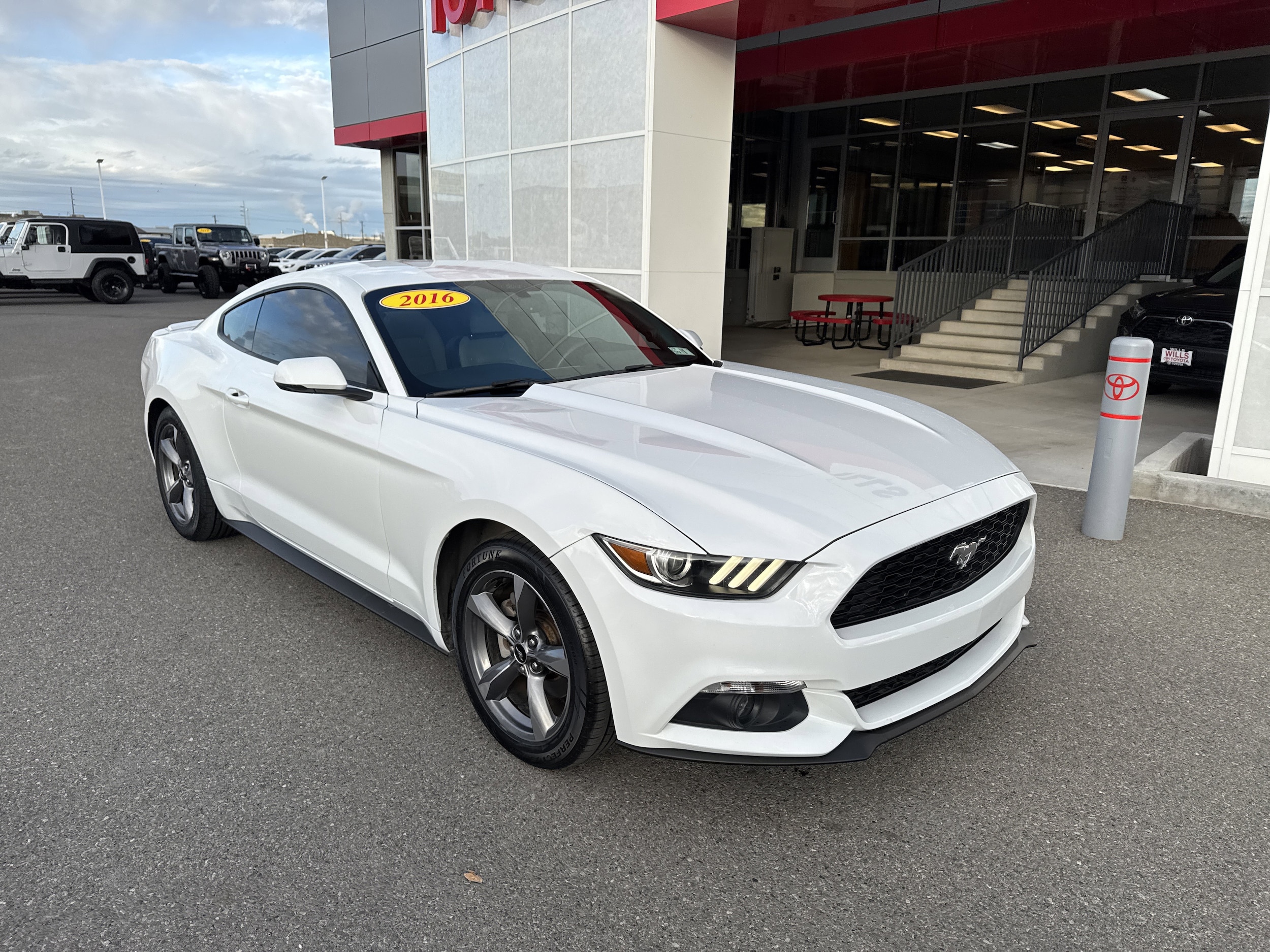 2016 Ford Mustang EcoBoost Premium's photo