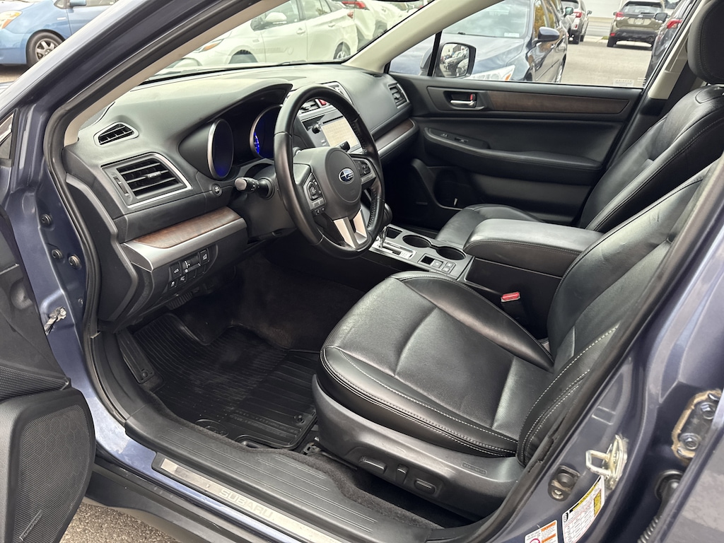 Used 2015 Subaru Outback 2.5i Limited w/Moonroof/KeylessAccess/Nav/EyeSight SUV