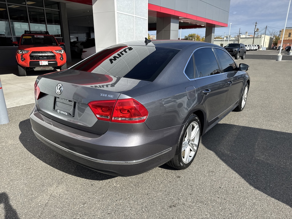 Used 2014 Volkswagen Passat 2.0L TDI SE w/Sunroof/Navigation Sedan